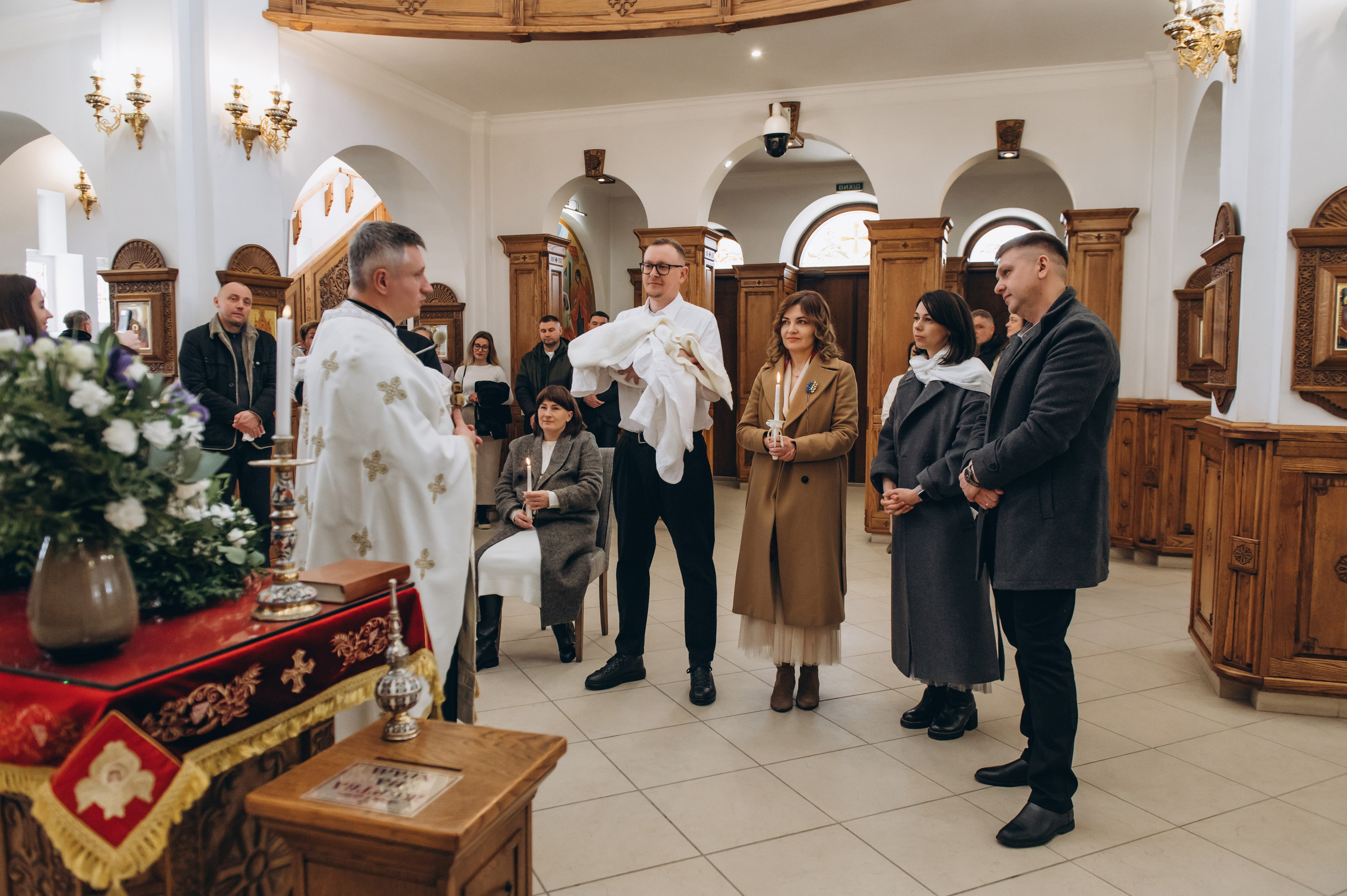 Фотосесія Хрещення Тернопіль, зйомка Хрестин Тернопіль, Храм Різдва Пресвятої Богородиці УГКЦ Тернопіль. Сімейний, дитячий та індивідуальний фотограф в м. Тернопіль, м. Львів