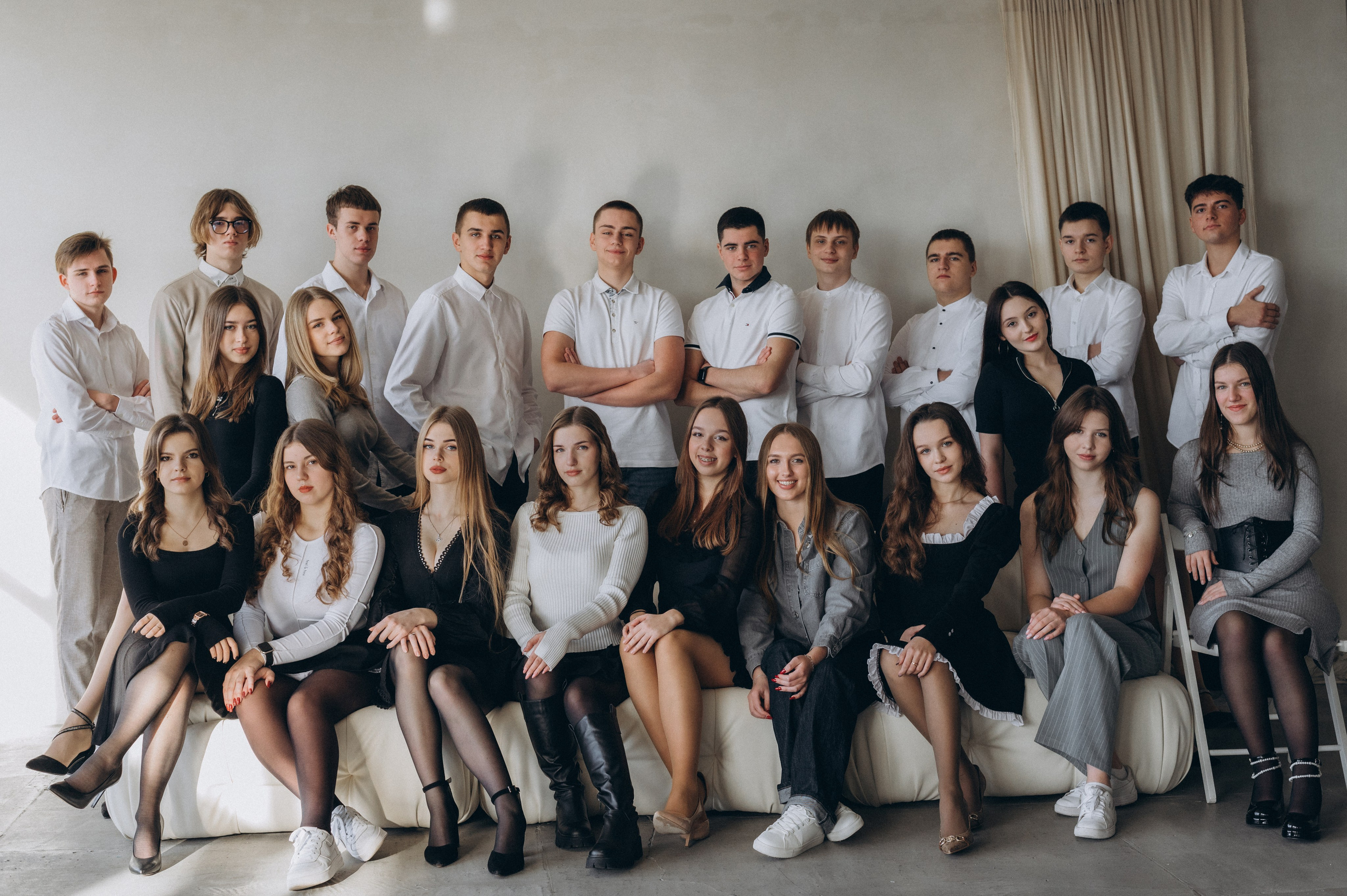 Фотосесія випускників, фотосесія на віньєтки Тернопіль, випускники Тернопіль, випуск 2025. Сімейний, дитячий та індивідуальний фотограф в м. Тернопіль, м. Львів