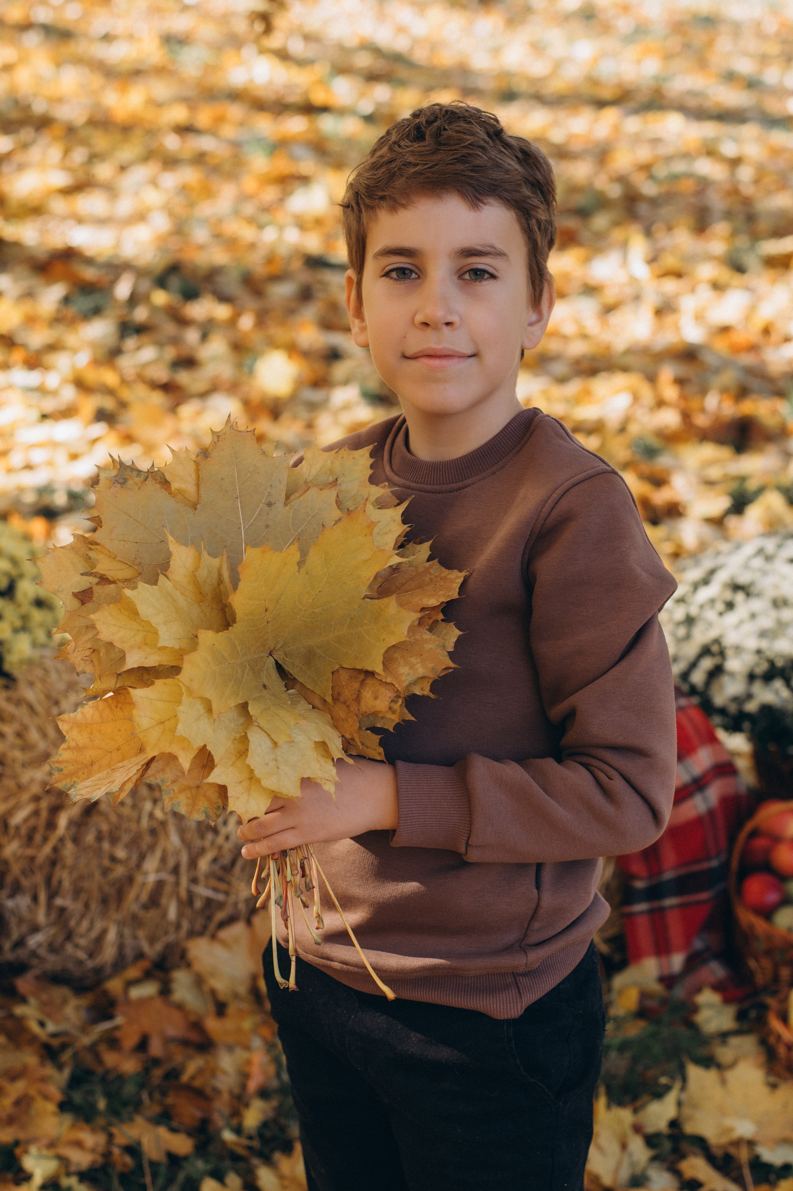 Осіння фотосесія 4 класу на віньєтки, випускні фотоальбоми Тернопіль, фотосесія випускників Тернопіль, шкільний випускний альбом Тернопіль. Сімейний, дитячий та індивідуальний фотограф в м. Тернопіль, м. Львів