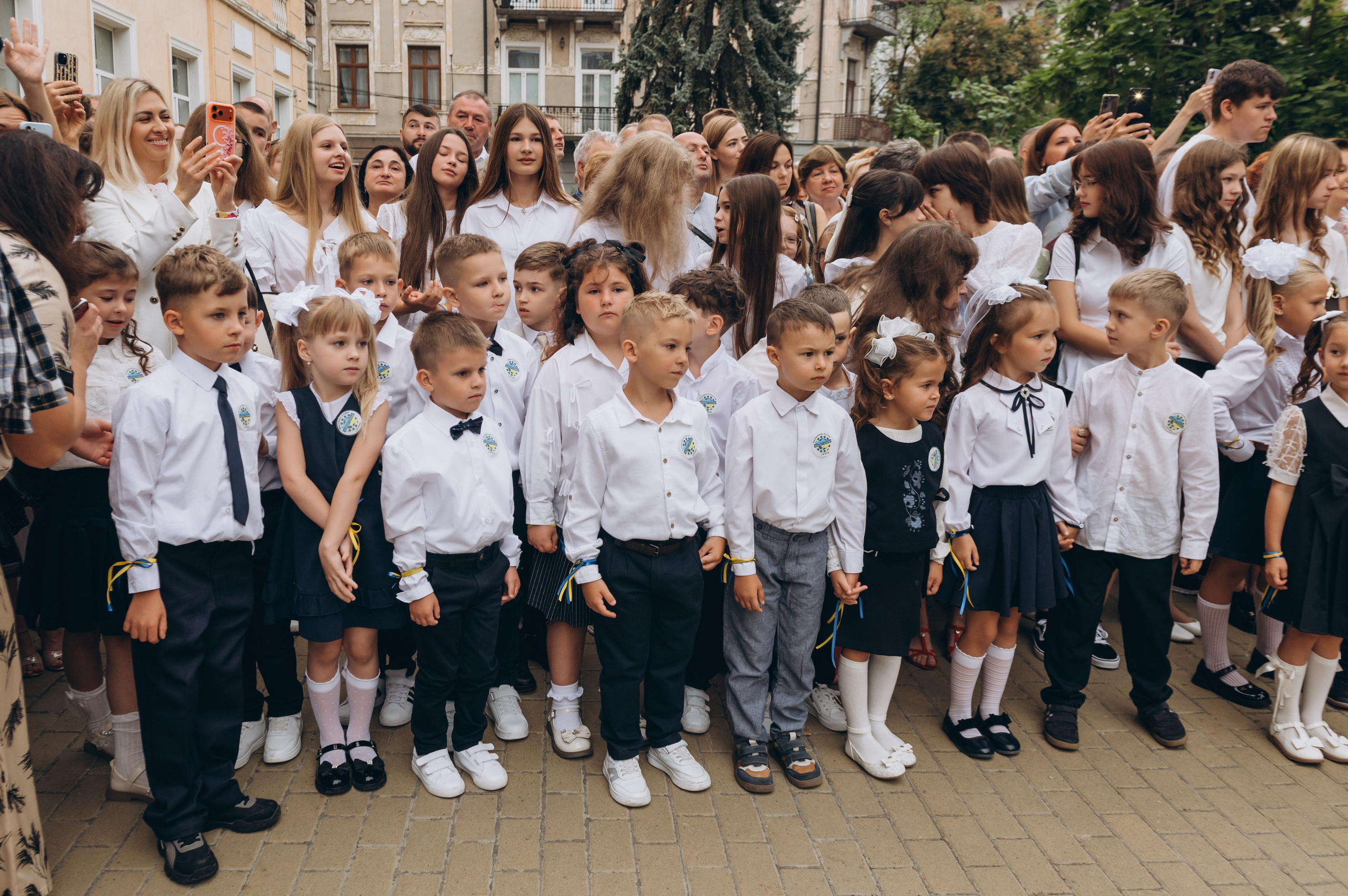 Перший дзвоник у Тернополі, фотосесія першокласників