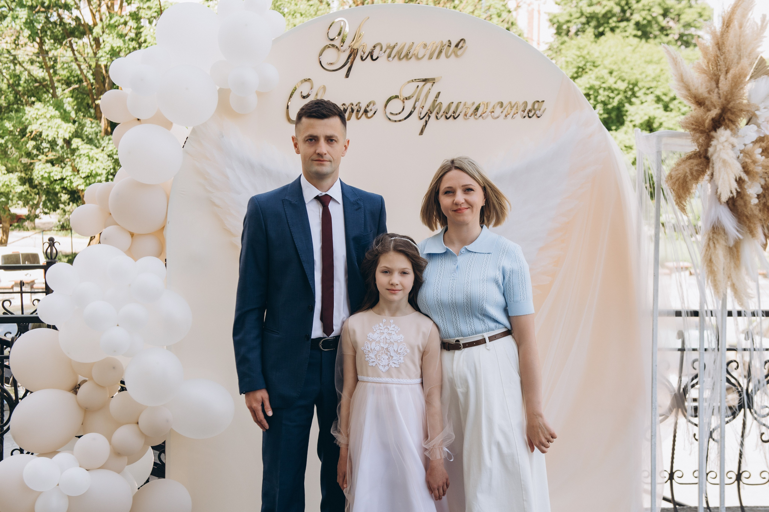 Фотосесія Причастя Тернопіль церква Св Михаїла, фотограф на Причастя Тернопіль, фотосесія Літургії Причастя Тернопіль. Сімейний, дитячий та індивідуальний фотограф в м. Тернопіль, м. Львів