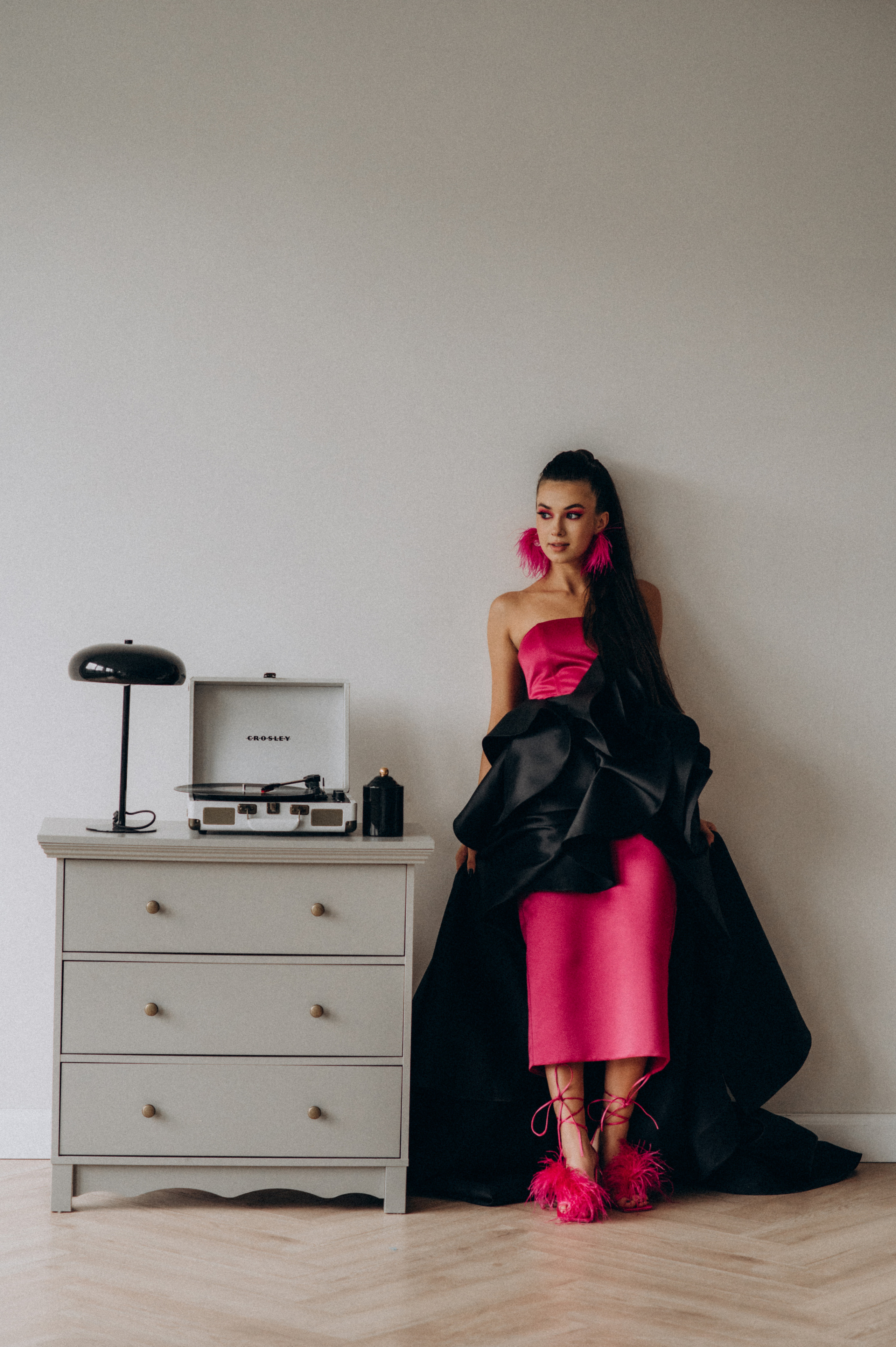 Випускниця, зйомка у студії, фотосесія випускного Тернопіль Львів. Сімейний, дитячий та індивідуальний фотограф в м. Тернопіль, м. Львів