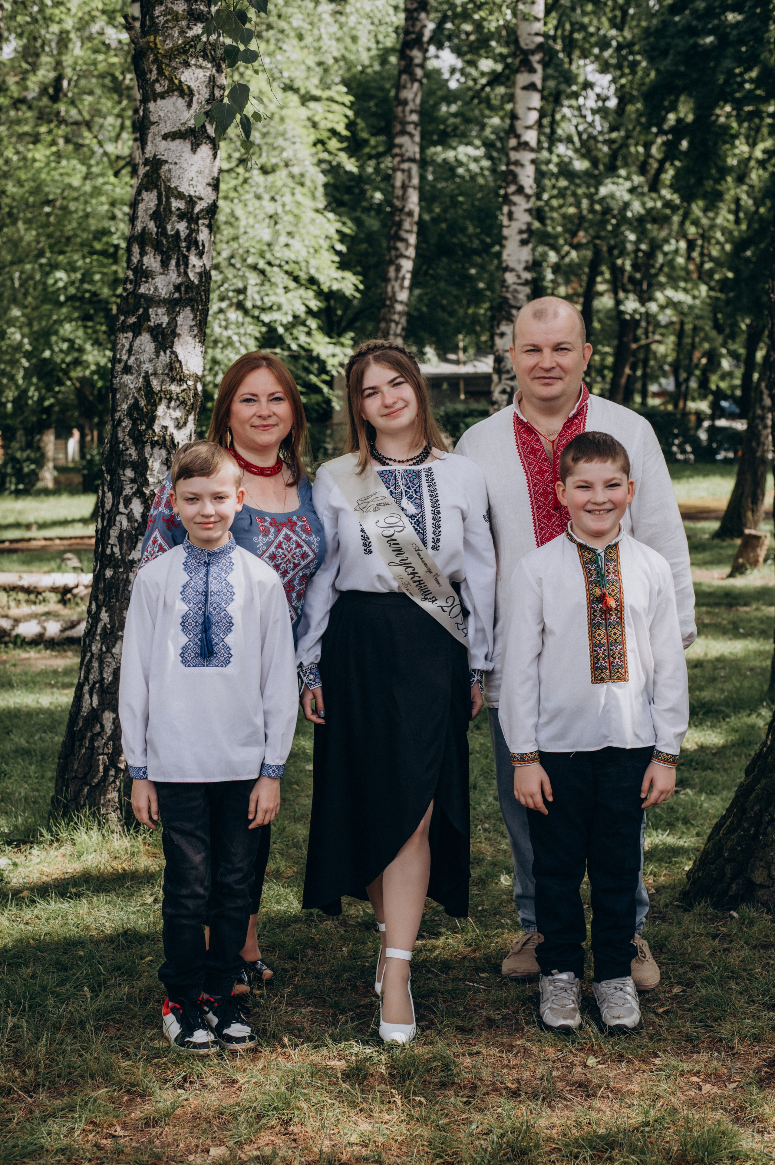 Фотосесія останнього дзвоника, фотосесія випускників Тернопіль, випускний 2024. Сімейний, дитячий та індивідуальний фотограф в м. Тернопіль, м. Львів