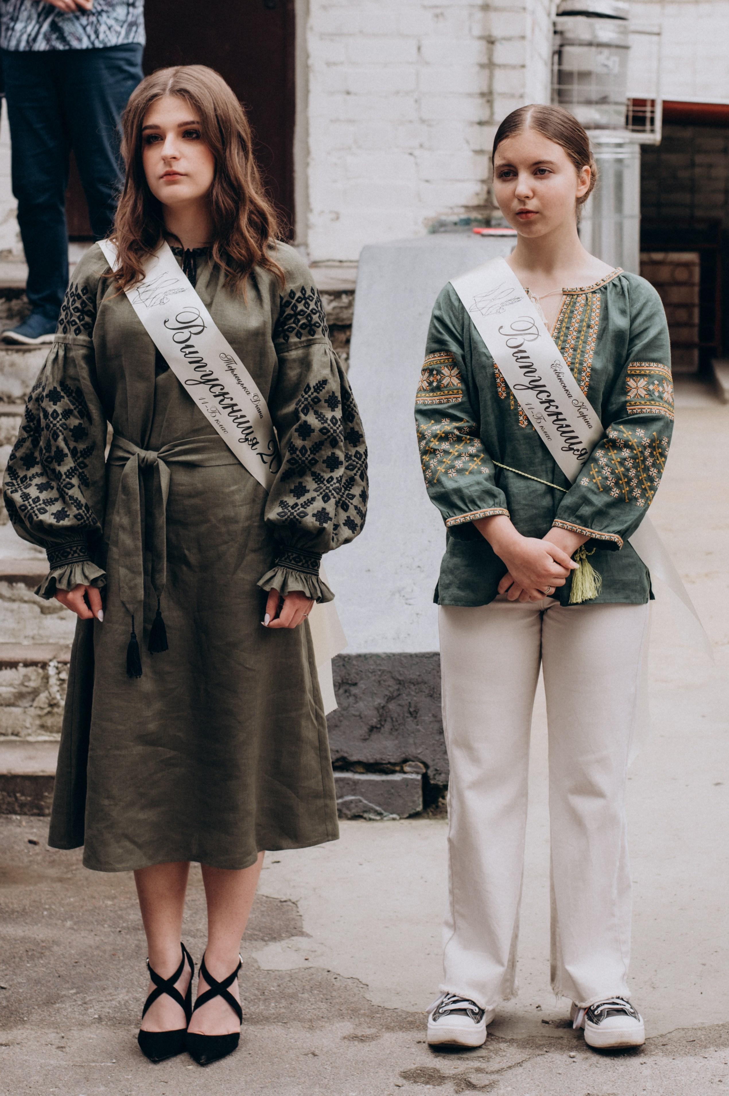 Фотосесія останнього дзвоника, фотосесія випускників Тернопіль, випускний 2024. Сімейний, дитячий та індивідуальний фотограф в м. Тернопіль, м. Львів