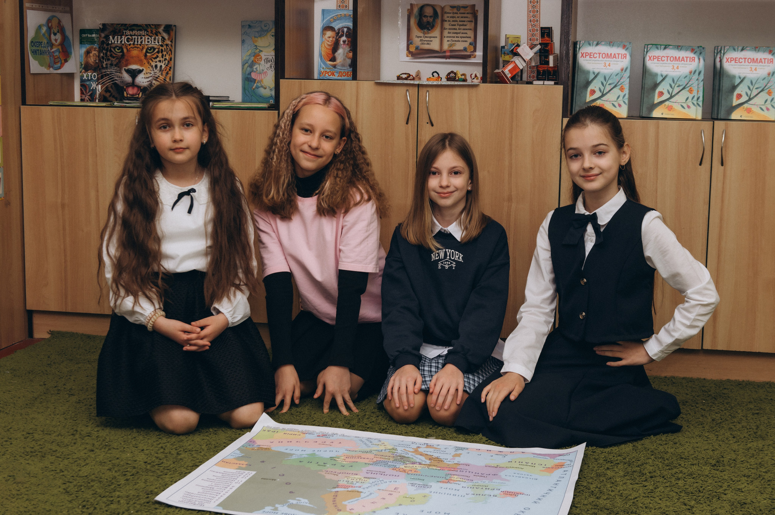 Шкільна фотосесія на віньєтки Тернопіль, фотосесія випускників Тернопіль, зйомка на віньєтки, шкільні фотоальбоми Тернопіль. Сімейний, дитячий та індивідуальний фотограф в м. Тернопіль, м. Львів