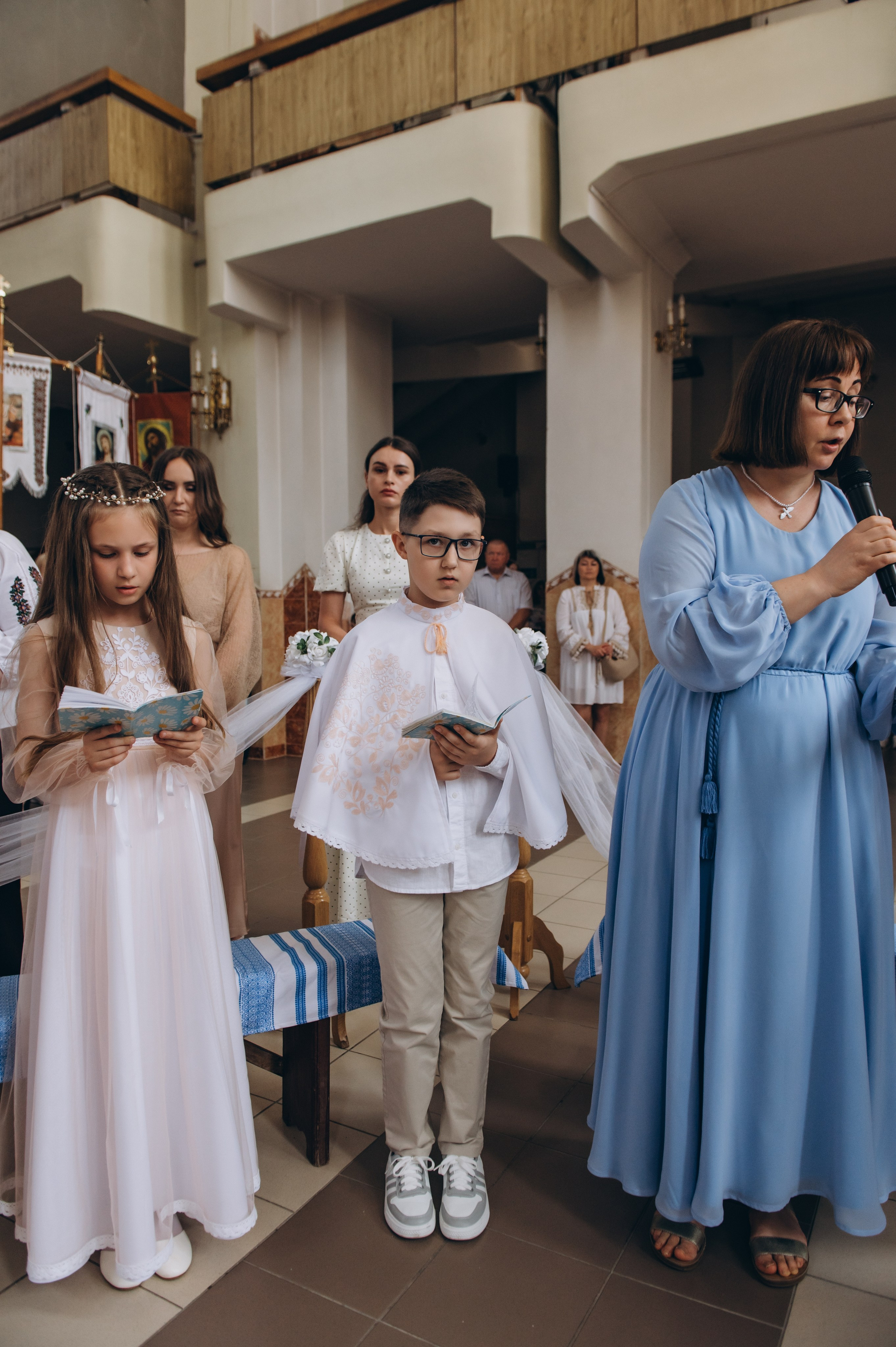 Фотосесія Причастя Тернопіль церква Св Михаїла, фотограф на Причастя Тернопіль, фотосесія Літургії Причастя Тернопіль. Сімейний, дитячий та індивідуальний фотограф в м. Тернопіль, м. Львів