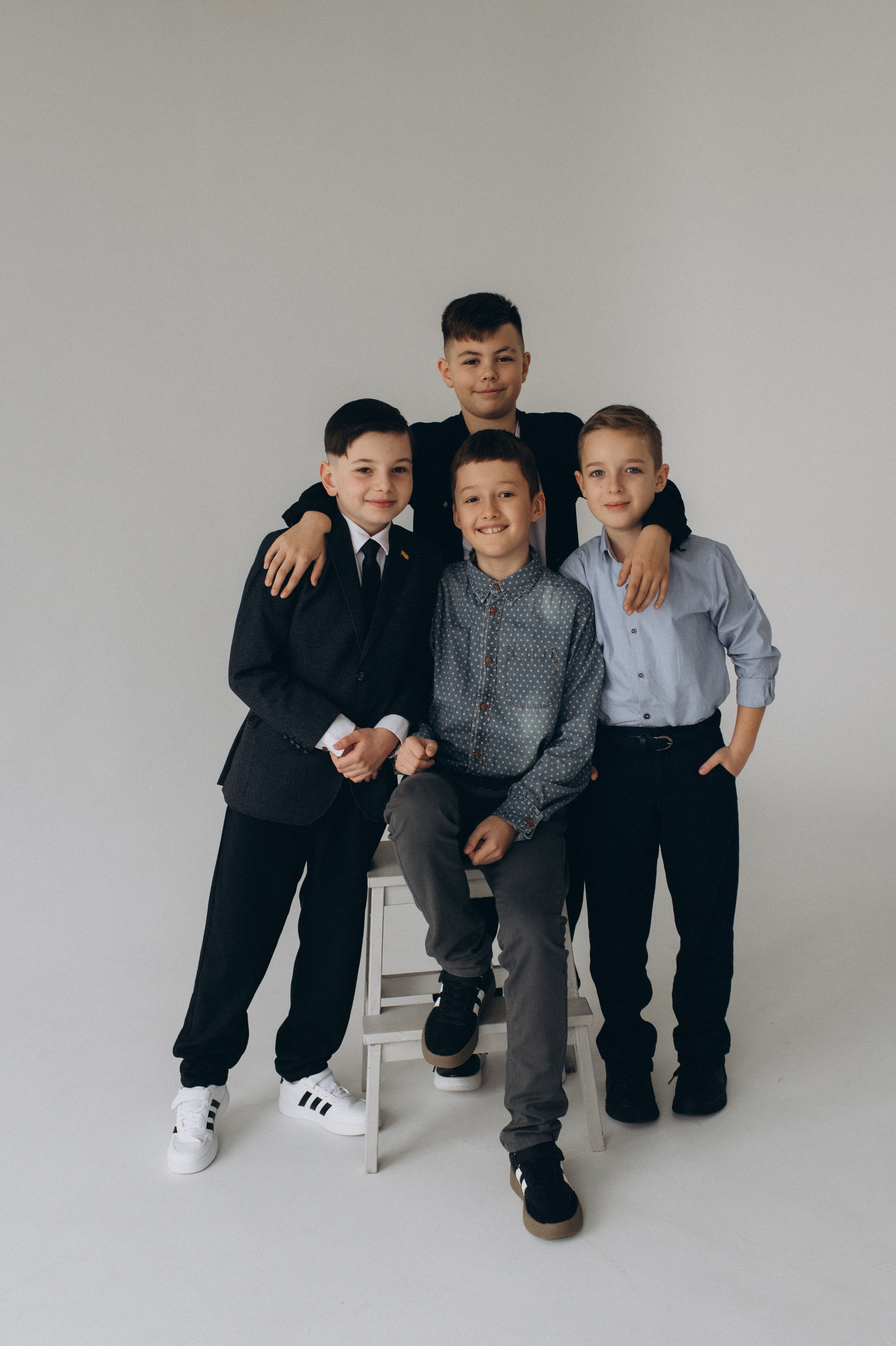 Шкільна фотосесія на віньєтки Тернопіль, шкільні альбоми, фотосесія випускників Тернопіль, випускний альбом, фотограф випускний Тернопіль. Сімейний, дитячий та індивідуальний фотограф в м. Тернопіль, м. Львів