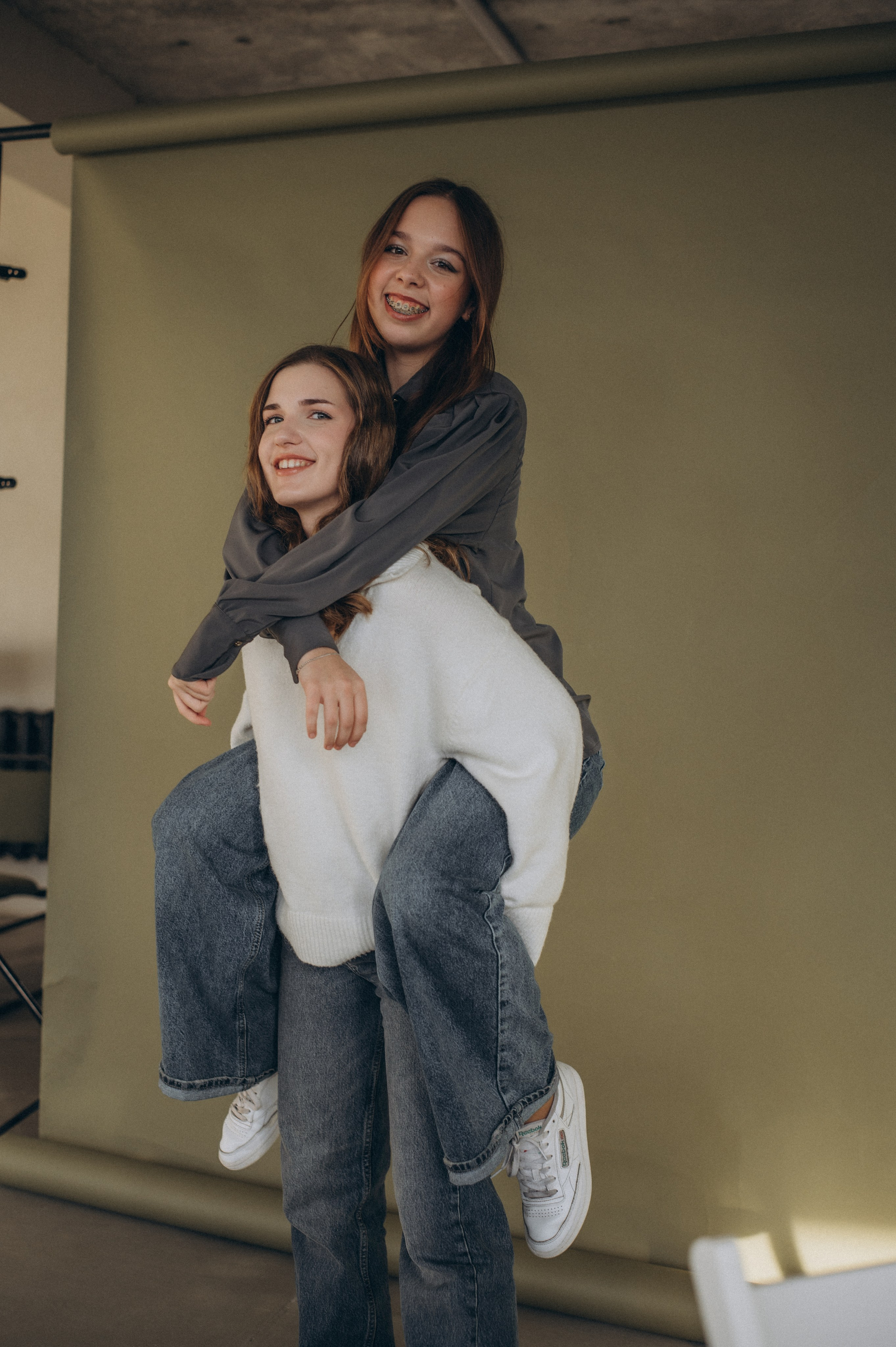 Фотосесія випускників, фотосесія на віньєтки Тернопіль, випускники Тернопіль, випуск 2025. Сімейний, дитячий та індивідуальний фотограф в м. Тернопіль, м. Львів