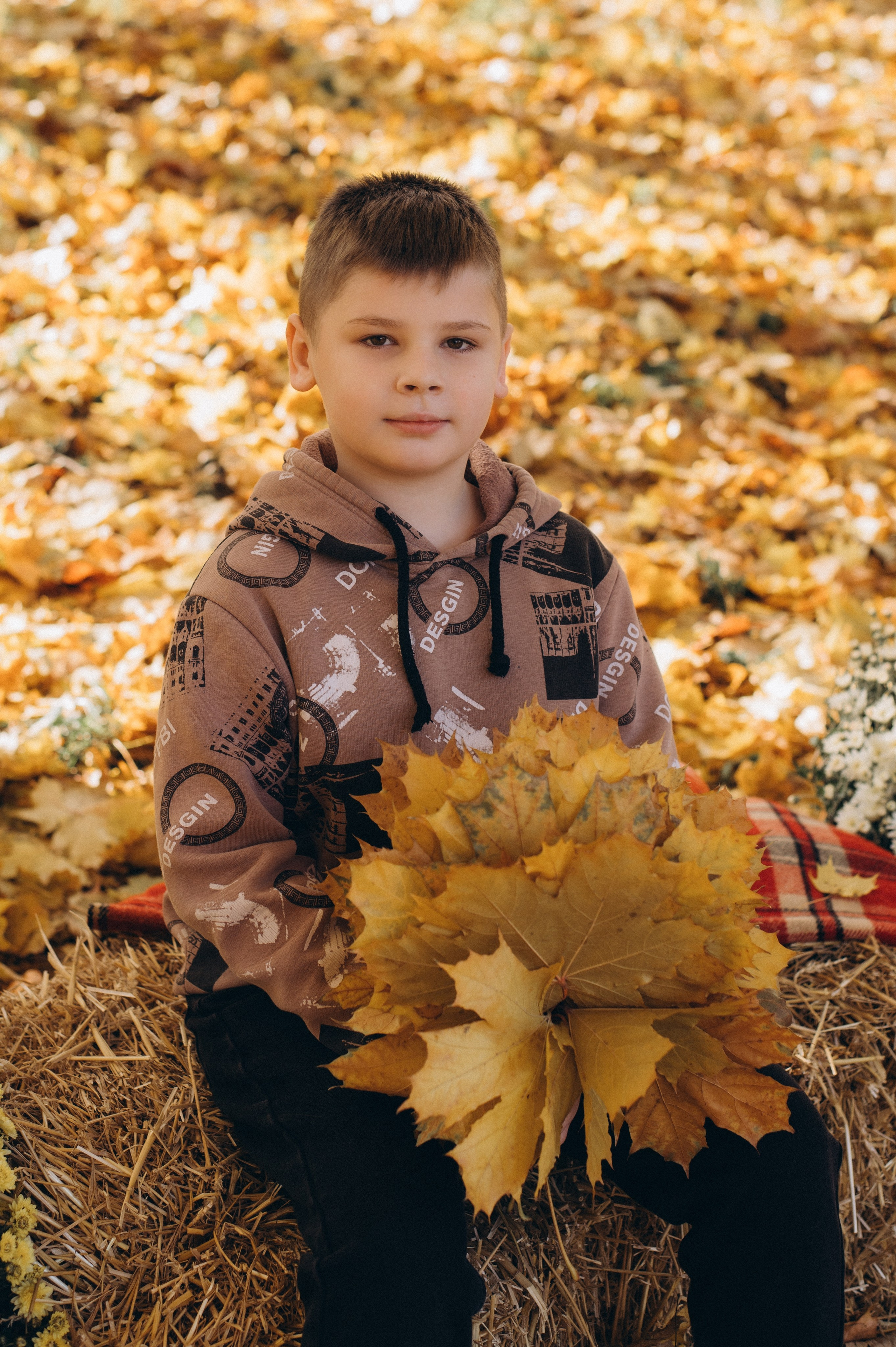 Осіння фотосесія 4 класу на віньєтки, випускні фотоальбоми Тернопіль, фотосесія випускників Тернопіль, шкільний випускний альбом Тернопіль. Сімейний, дитячий та індивідуальний фотограф в м. Тернопіль, м. Львів