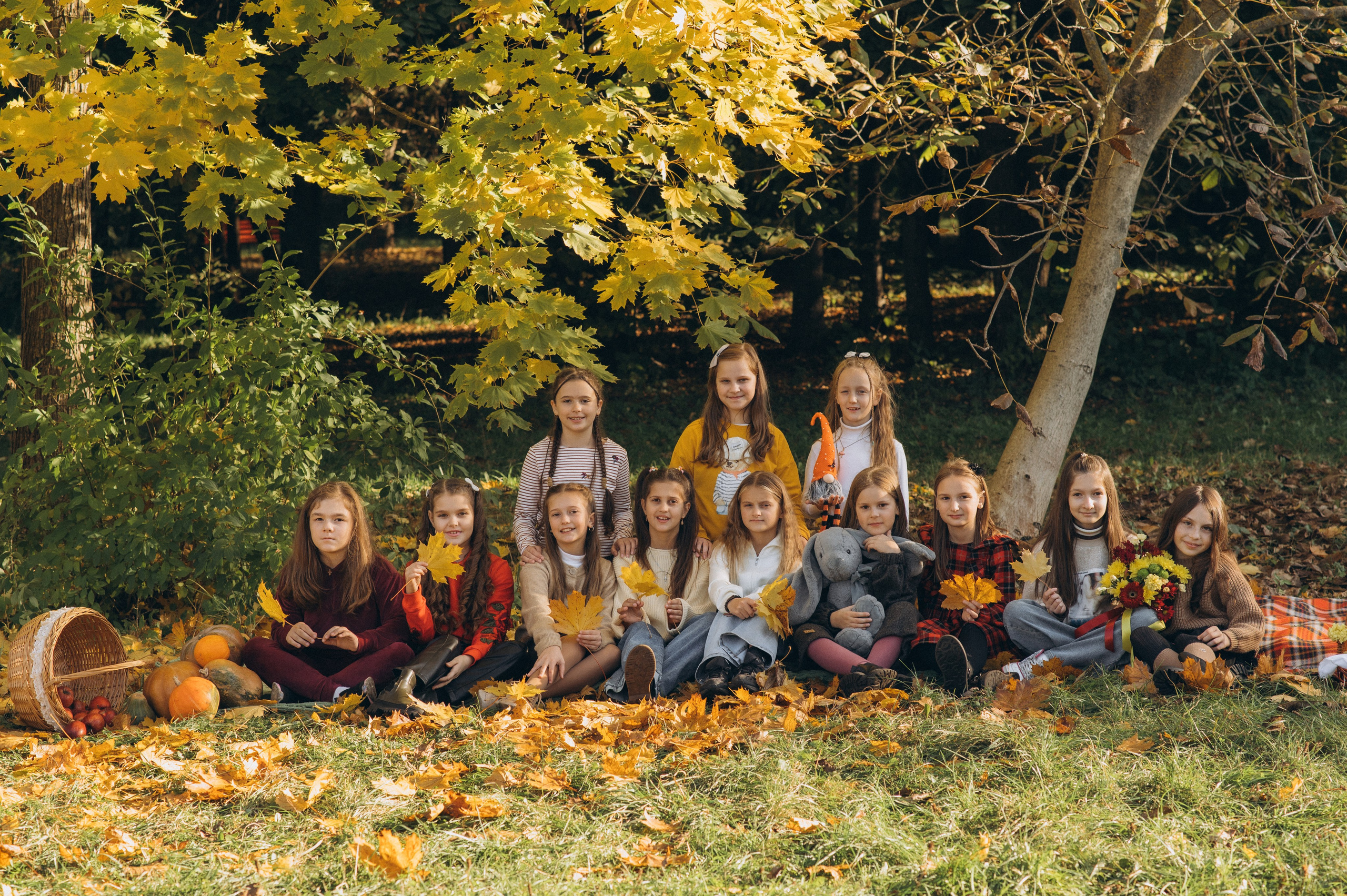 Шкільна фотосесія на віньєтки Тернопіль, шкільні альбоми, фотосесія випускників Тернопіль, випускний альбом, фотограф випускний Тернопіль. Сімейний, дитячий та індивідуальний фотограф в м. Тернопіль, м. Львів