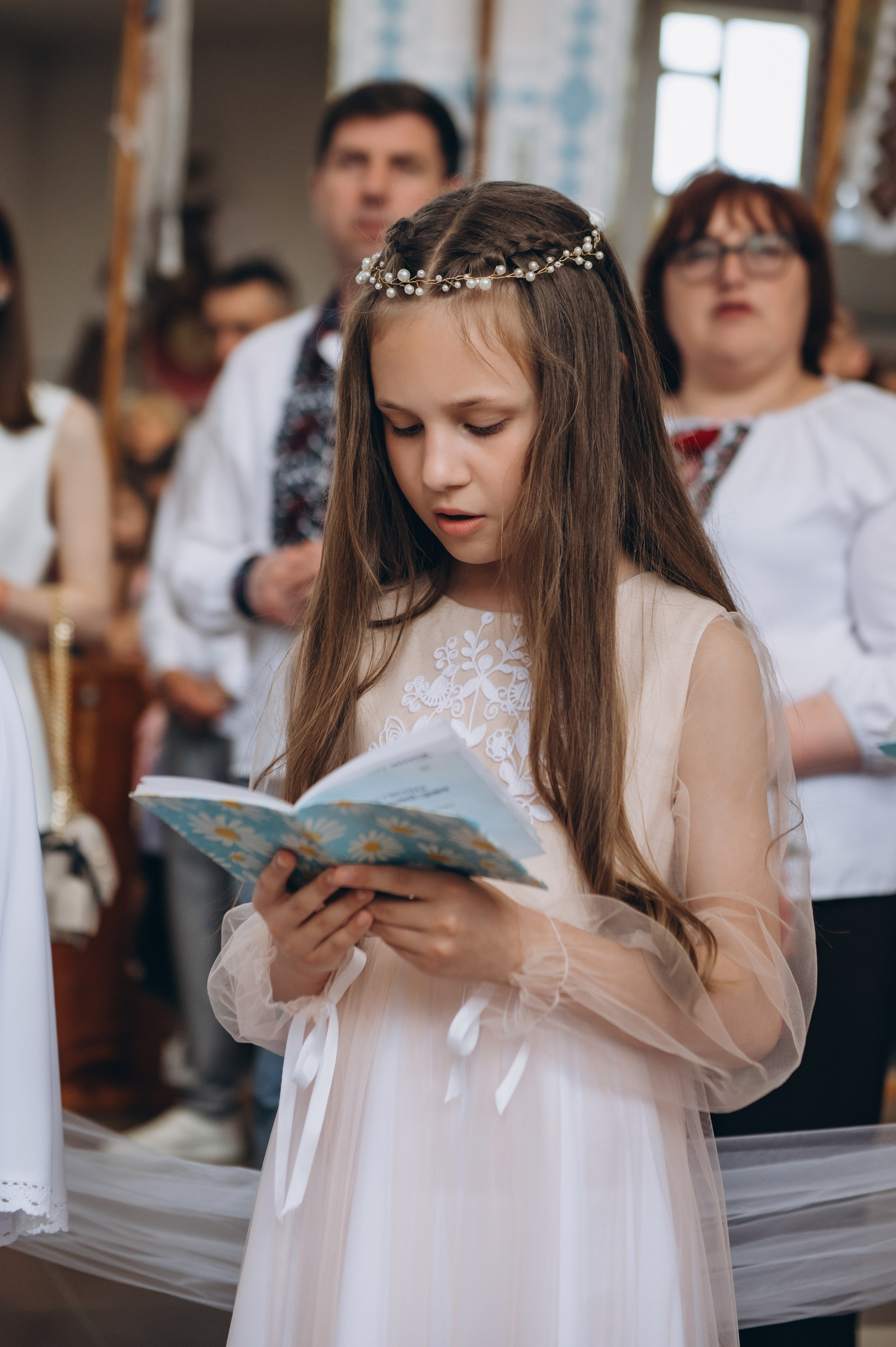 Фотосесія Причастя Тернопіль церква Св Михаїла, фотограф на Причастя Тернопіль, фотосесія Літургії Причастя Тернопіль. Сімейний, дитячий та індивідуальний фотограф в м. Тернопіль, м. Львів