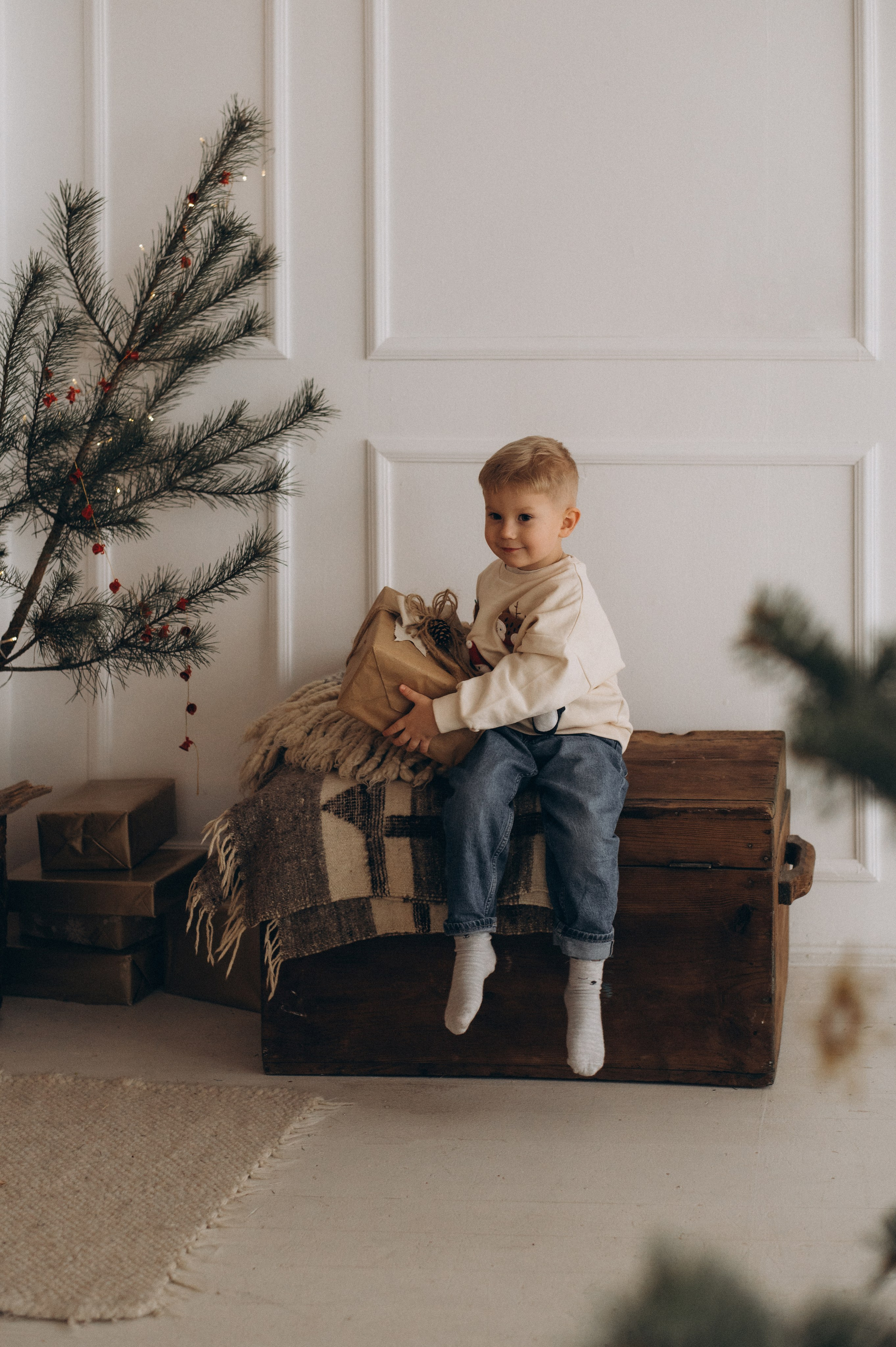 Новорічна сімейна фотосесія у студії Тернопіль, фотосесія мами та дитини, сімейний фотограф Тернопіль, новорічна зйомка. Сімейний, дитячий та індивідуальний фотограф в м. Тернопіль, м. Львів