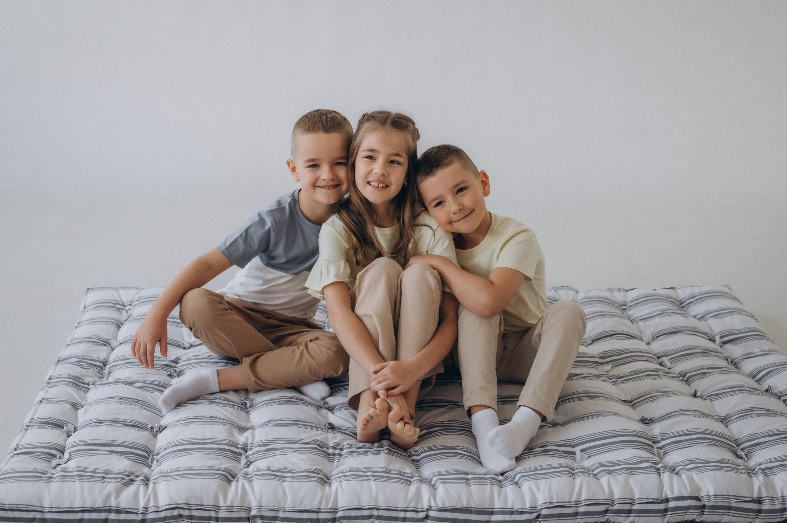 Сімейна фотосесія Тернопіль, сімейний фотограф Тернопіль Львів, зйомка дітей, портретний фотограф Тернопіль, фотосесія Причастя у студії. Сімейний, дитячий та індивідуальний фотограф в м. Тернопіль, м. Львів