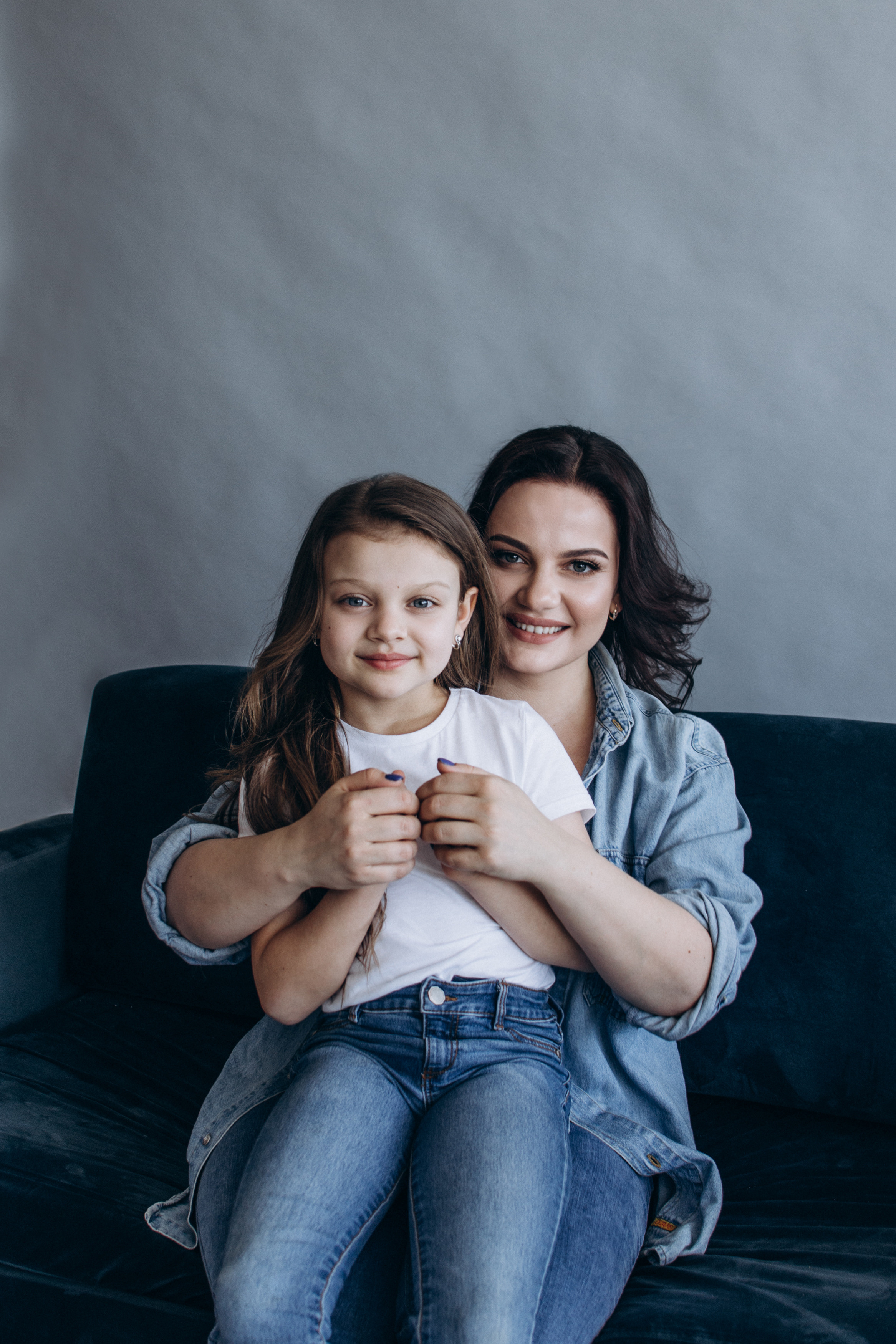 Мама і донечка. Студійна сімейна фотосесія. Сімейний, дитячий та індивідуальний фотограф в м. Тернопіль, м. Львів