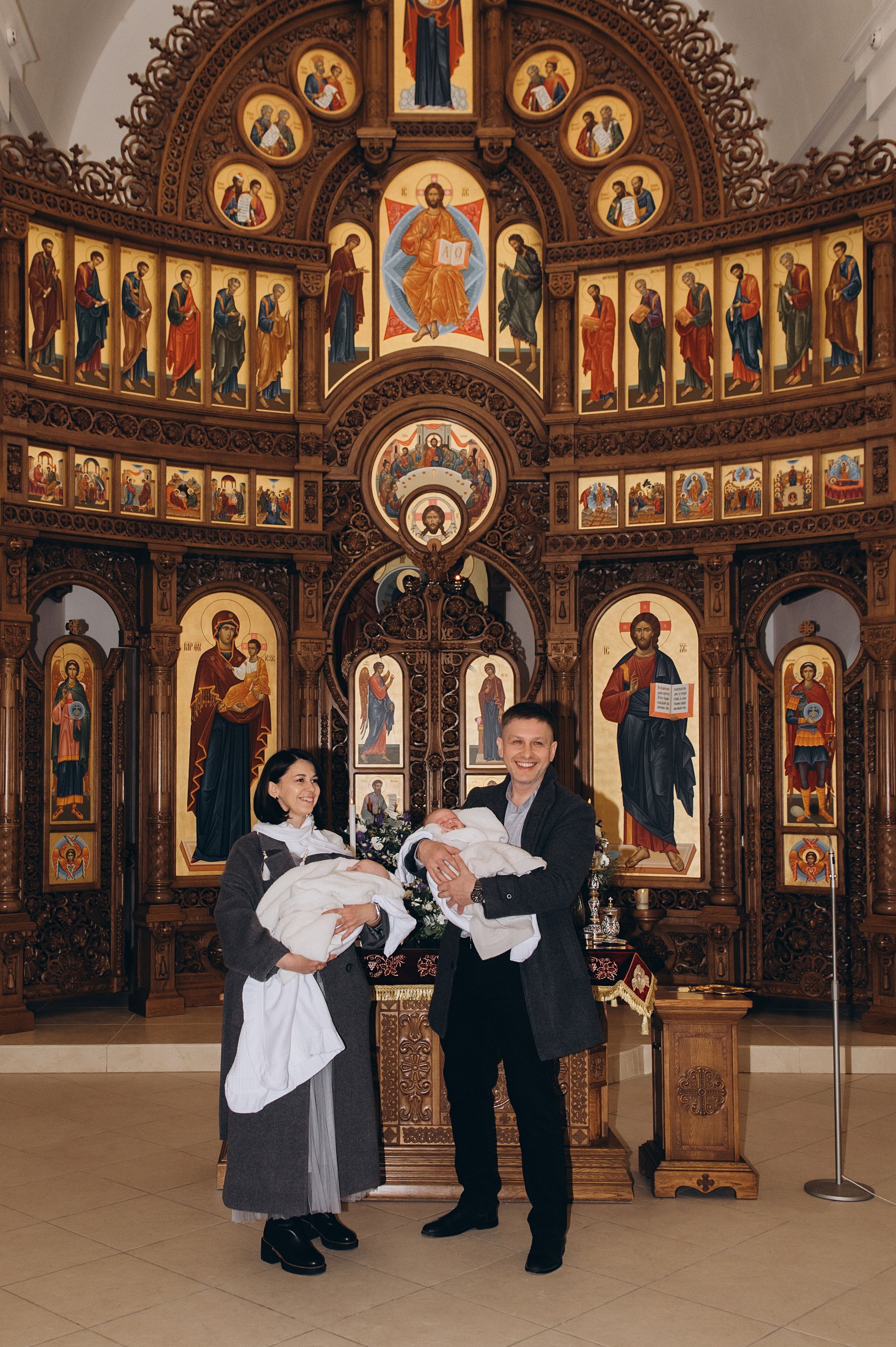 Фотосесія Хрещення Тернопіль, зйомка Хрестин Тернопіль, Храм Різдва Пресвятої Богородиці УГКЦ Тернопіль. Сімейний, дитячий та індивідуальний фотограф в м. Тернопіль, м. Львів