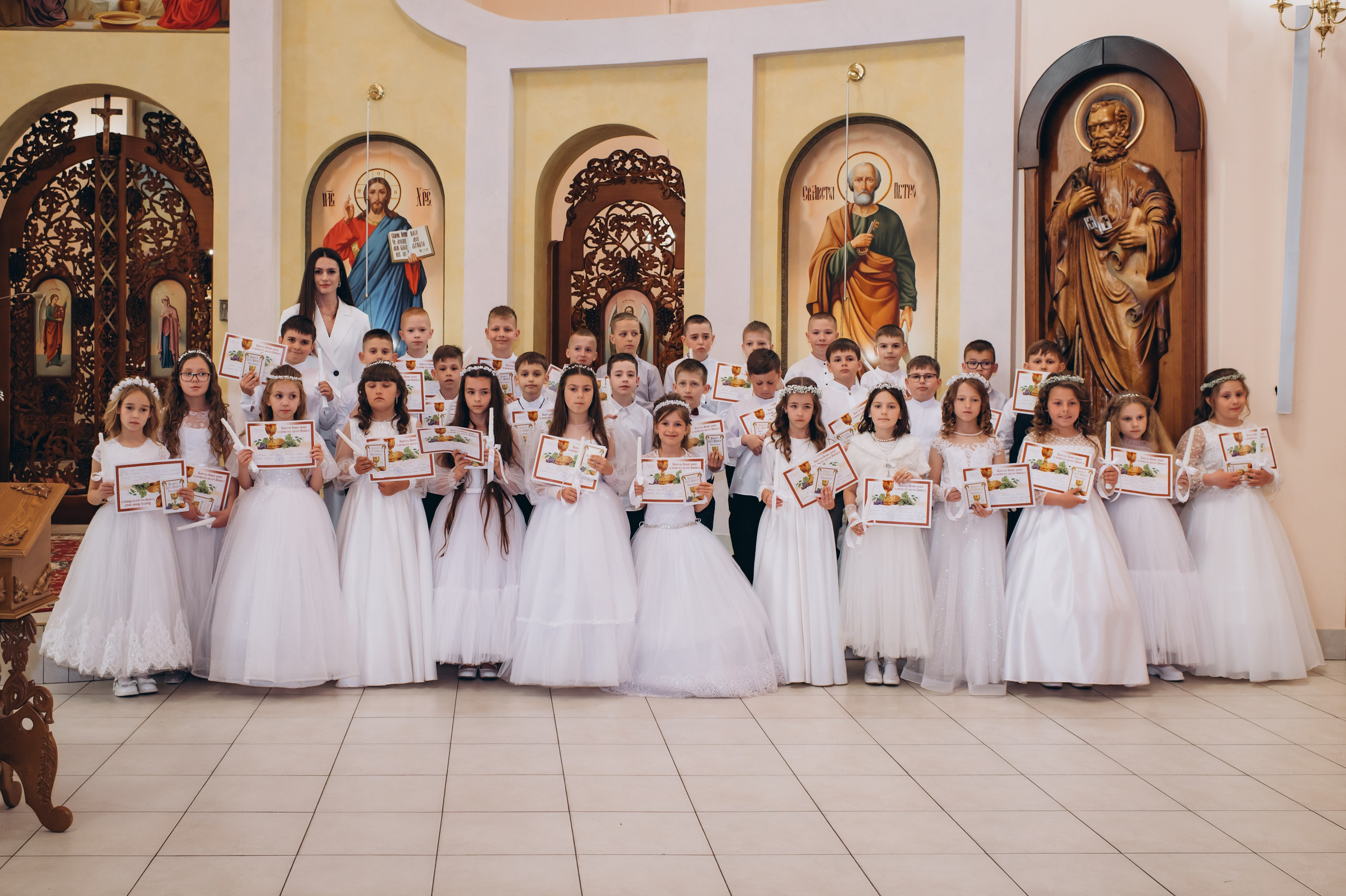 Фотосесія Причастя Тернопіль, зйомка Причастя, фотограф на Причастя Тернопіль, Причастя Львів, церква Петра і Павла. Сімейний, дитячий та індивідуальний фотограф в м. Тернопіль, м. Львів