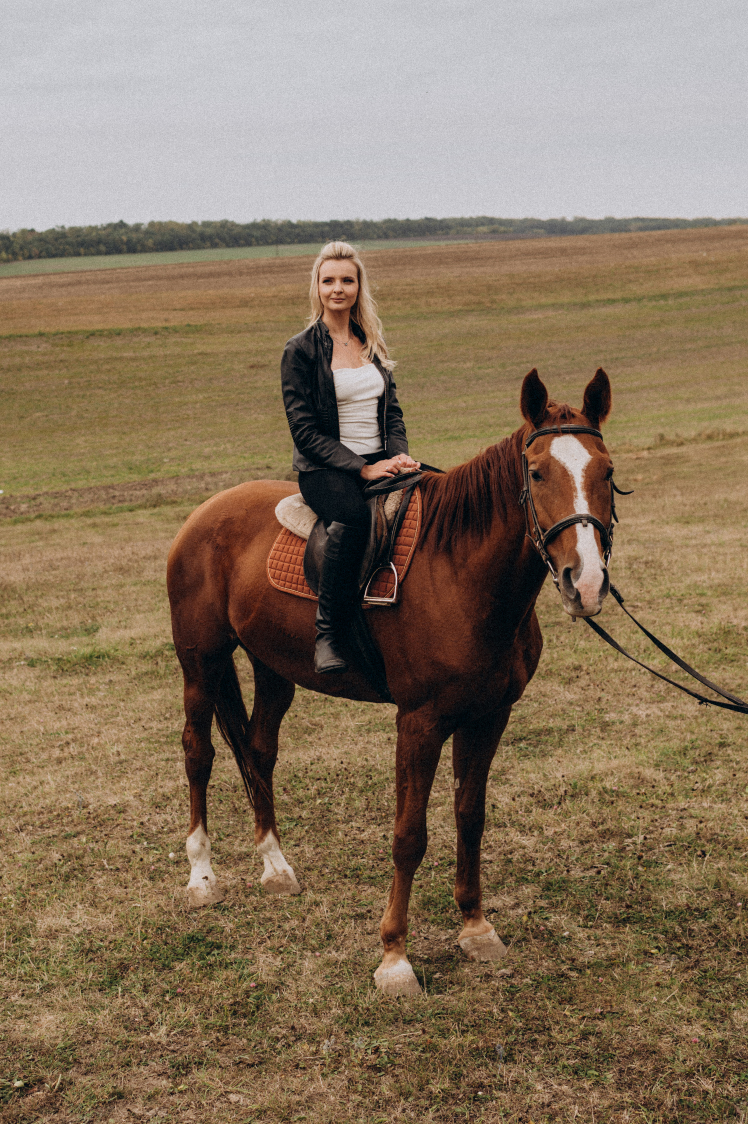 Фотосесія з кіньми Тернопіль, кінна зйомка, сімейна фотосесія на конях. Сімейний, дитячий та індивідуальний фотограф в м. Тернопіль, м. Львів