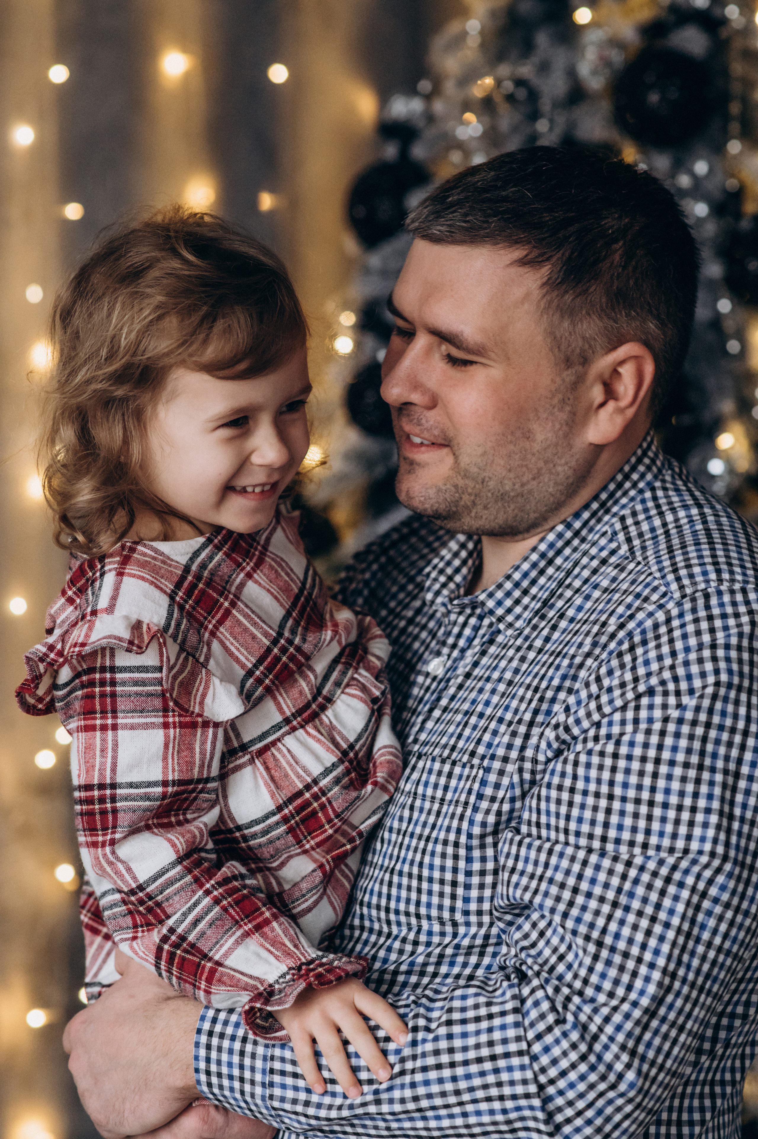 Новорічна сімейна зйомка у студії. Сімейний, дитячий та індивідуальний фотограф в м. Тернопіль, м. Львів