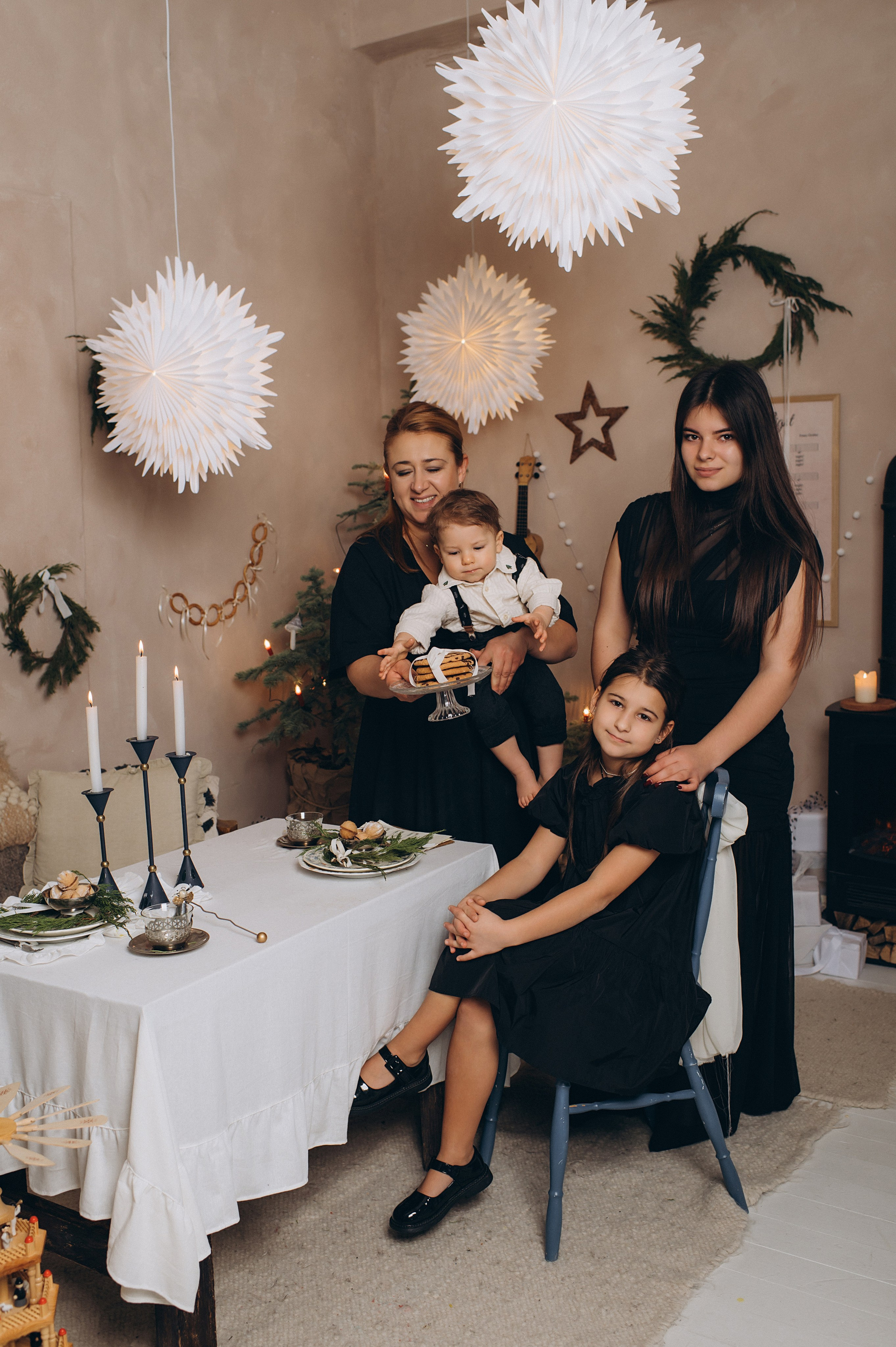 Перший тортик малюка, зйомка першого тортика Тернопіль, новорічна фотосесія, зйомка дня народження, сімейний фотограф Тернопіль, cakesmash. Сімейний, дитячий та індивідуальний фотограф в м. Тернопіль, м. Львів