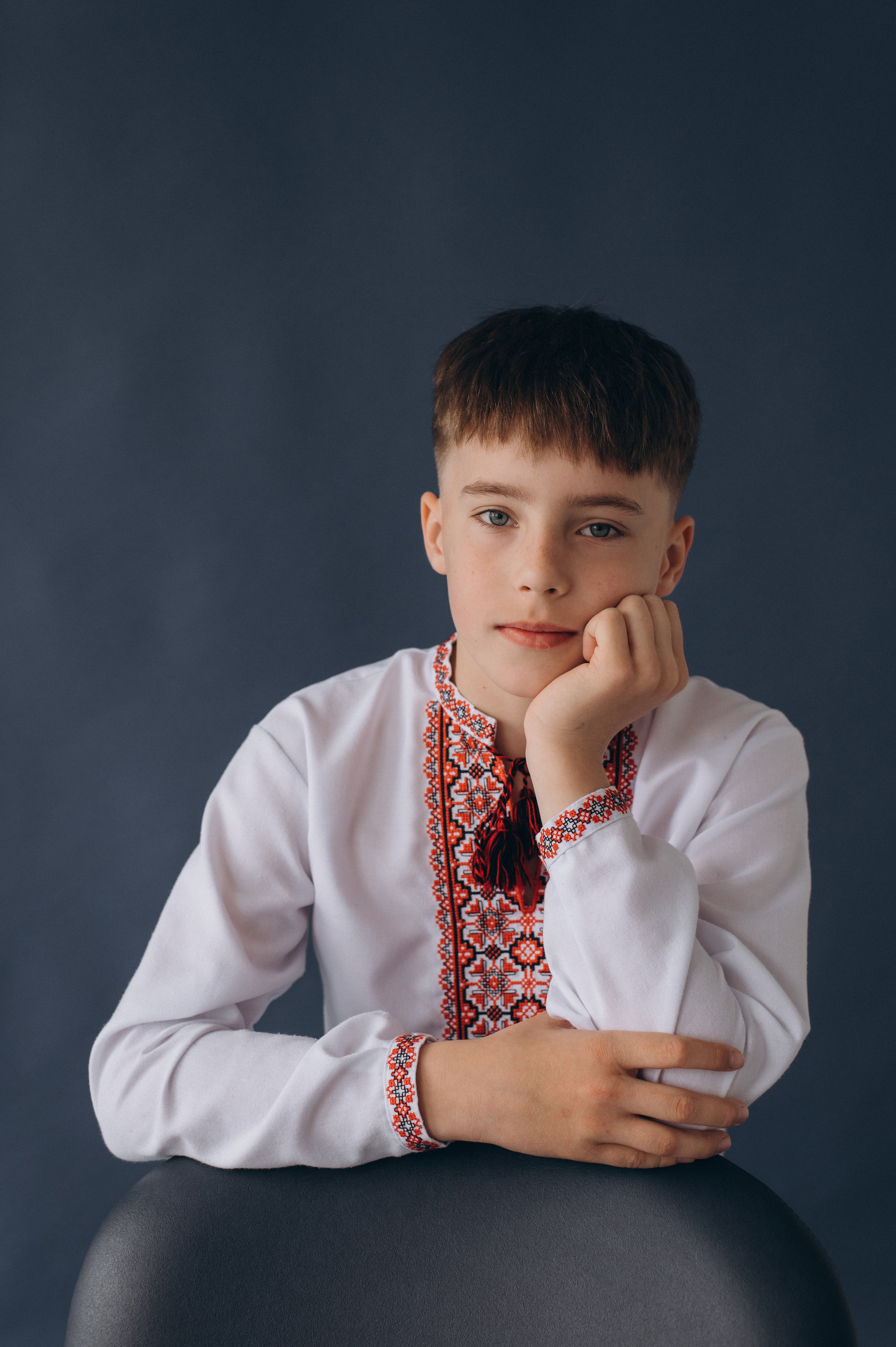 Шкільна фотосесія на віньєтки Тернопіль, фотосесія випускників Тернопіль, зйомка на віньєтки, шкільні фотоальбоми Тернопіль. Сімейний, дитячий та індивідуальний фотограф в м. Тернопіль, м. Львів