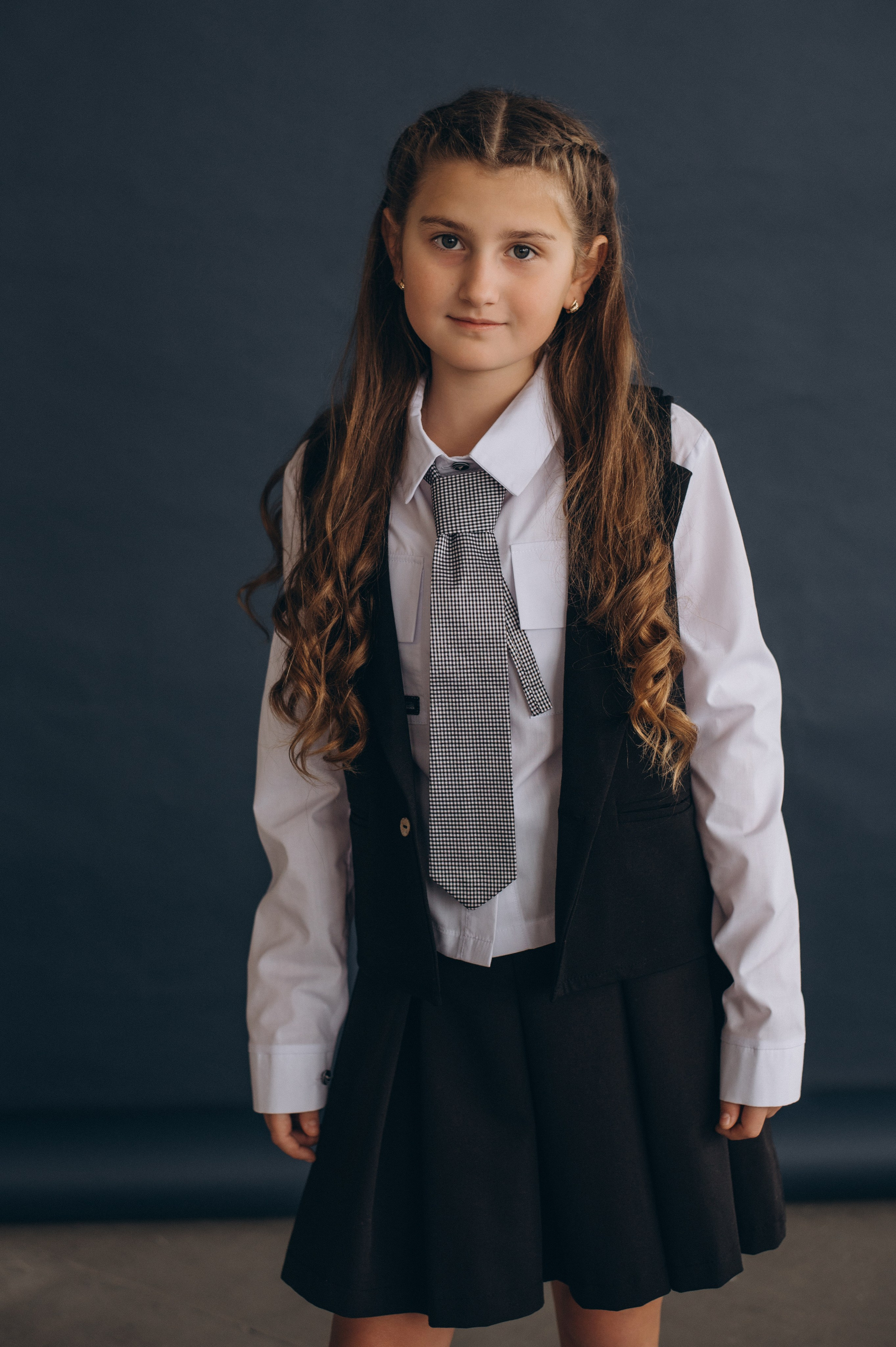 Фотосесія школярів у студії на шкільні фотоальбоми віньєтки Тернопіль, фотосесія випускників Тернопіль, шкільні фотокниги Тернопіль. Сімейний, дитячий та індивідуальний фотограф в м. Тернопіль, м. Львів