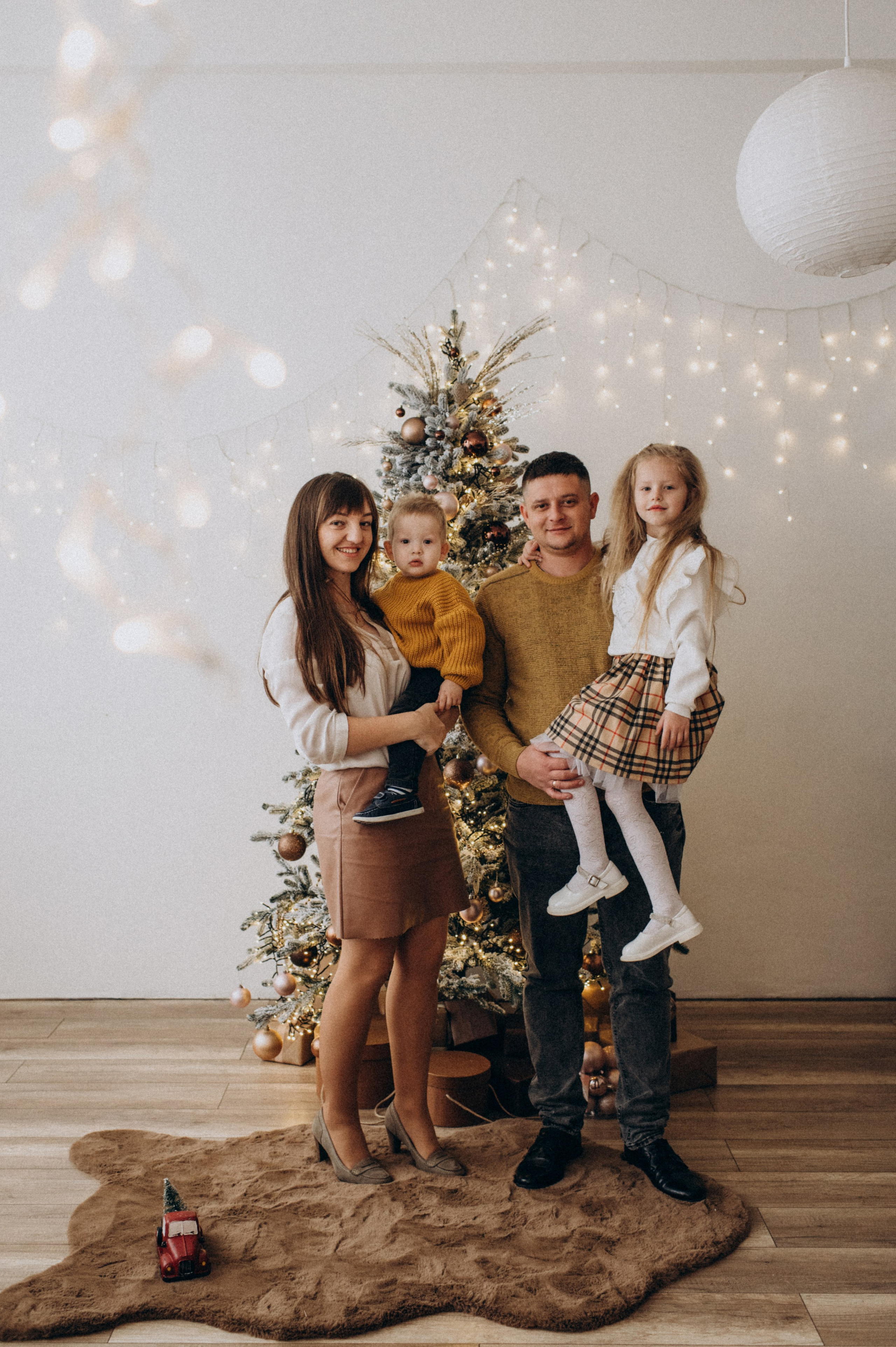 Новорічна фотосесія у студії Тернополя, фотосесія Львів. Сімейний, дитячий та індивідуальний фотограф в м. Тернопіль, м. Львів