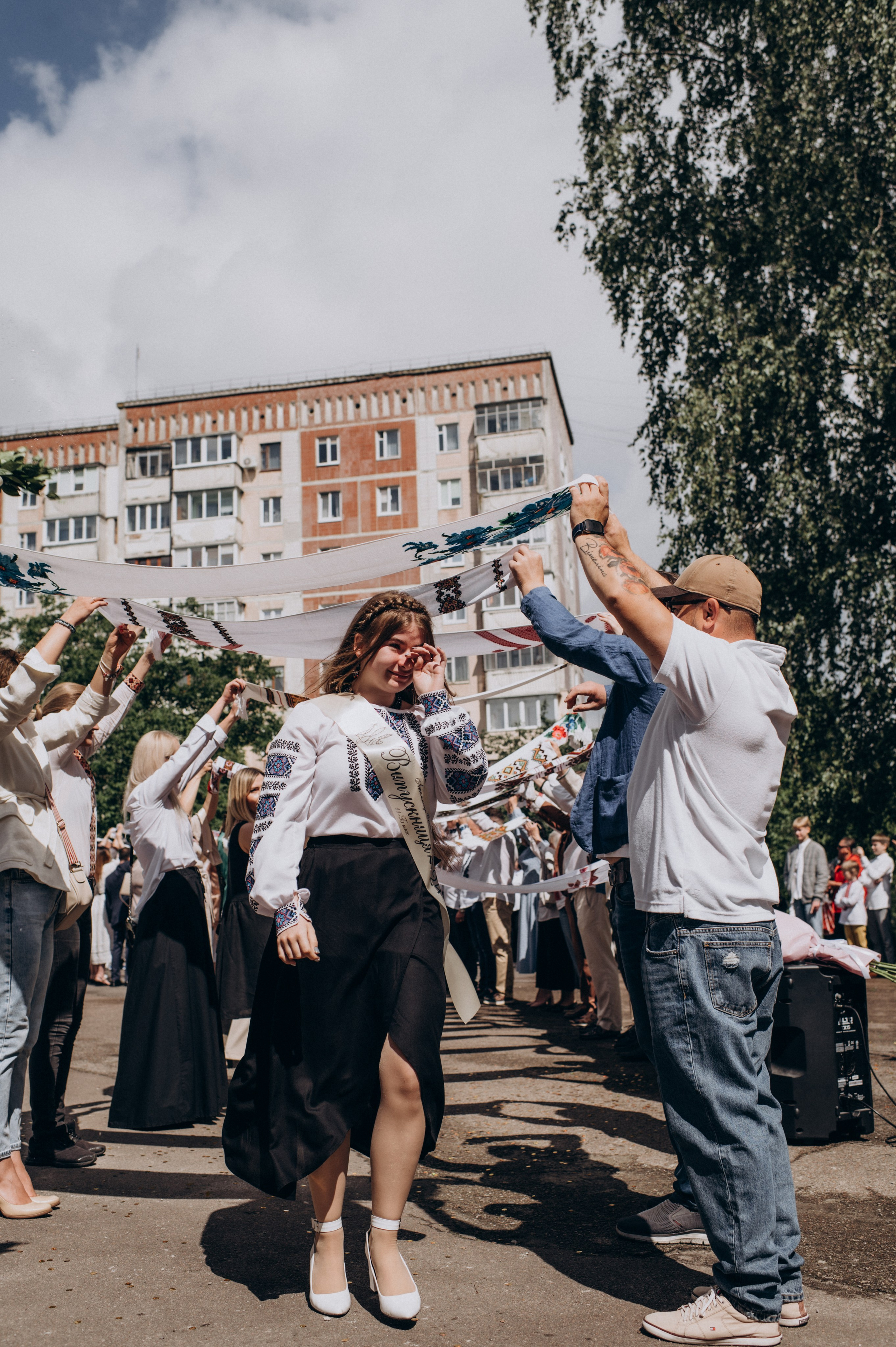 Фотосесія останнього дзвоника, фотосесія випускників Тернопіль, випускний 2024. Сімейний, дитячий та індивідуальний фотограф в м. Тернопіль, м. Львів