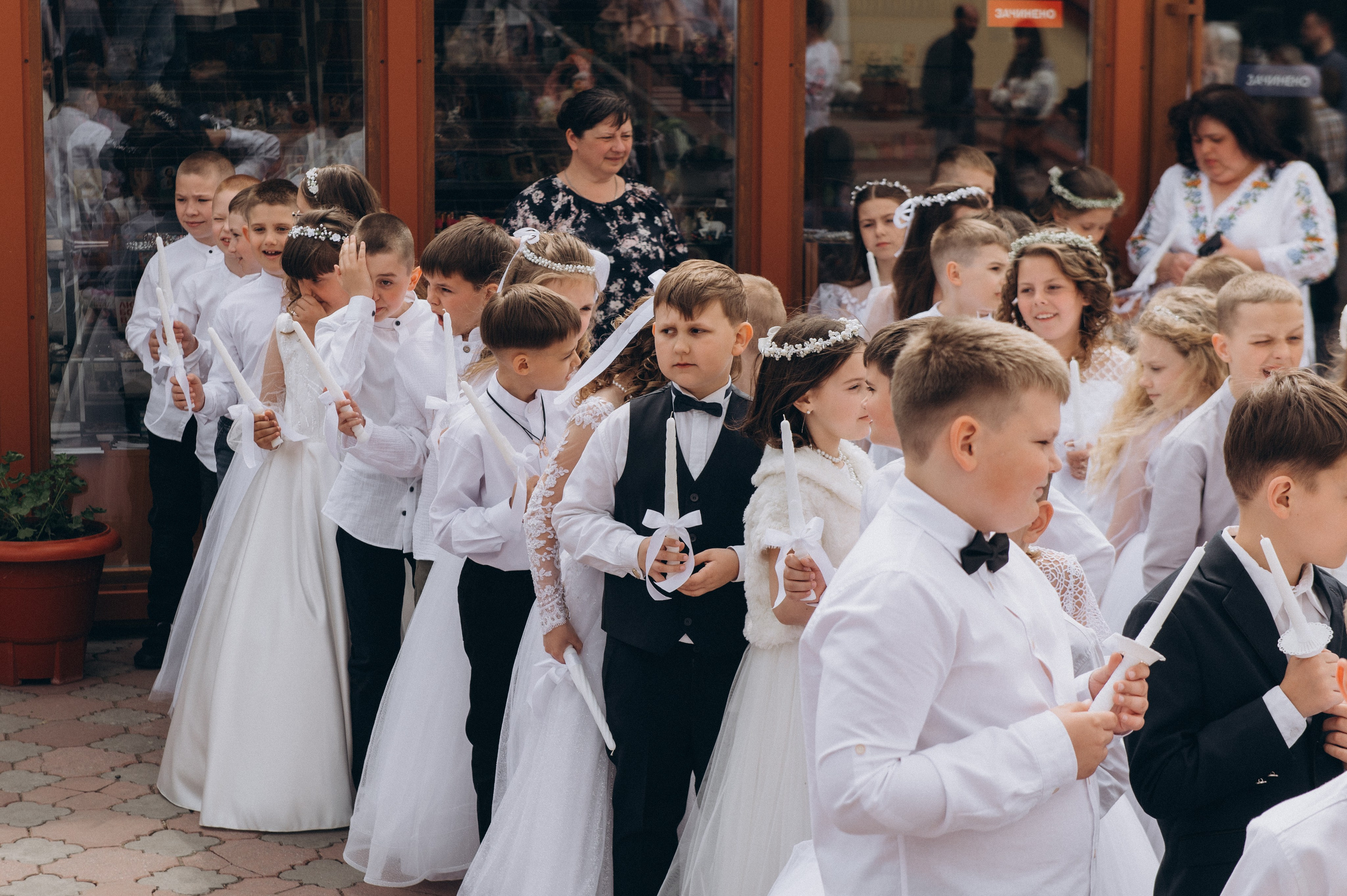 Фотосесія Причастя Тернопіль, зйомка Причастя, фотограф на Причастя Тернопіль, Причастя Львів, церква Петра і Павла. Сімейний, дитячий та індивідуальний фотограф в м. Тернопіль, м. Львів