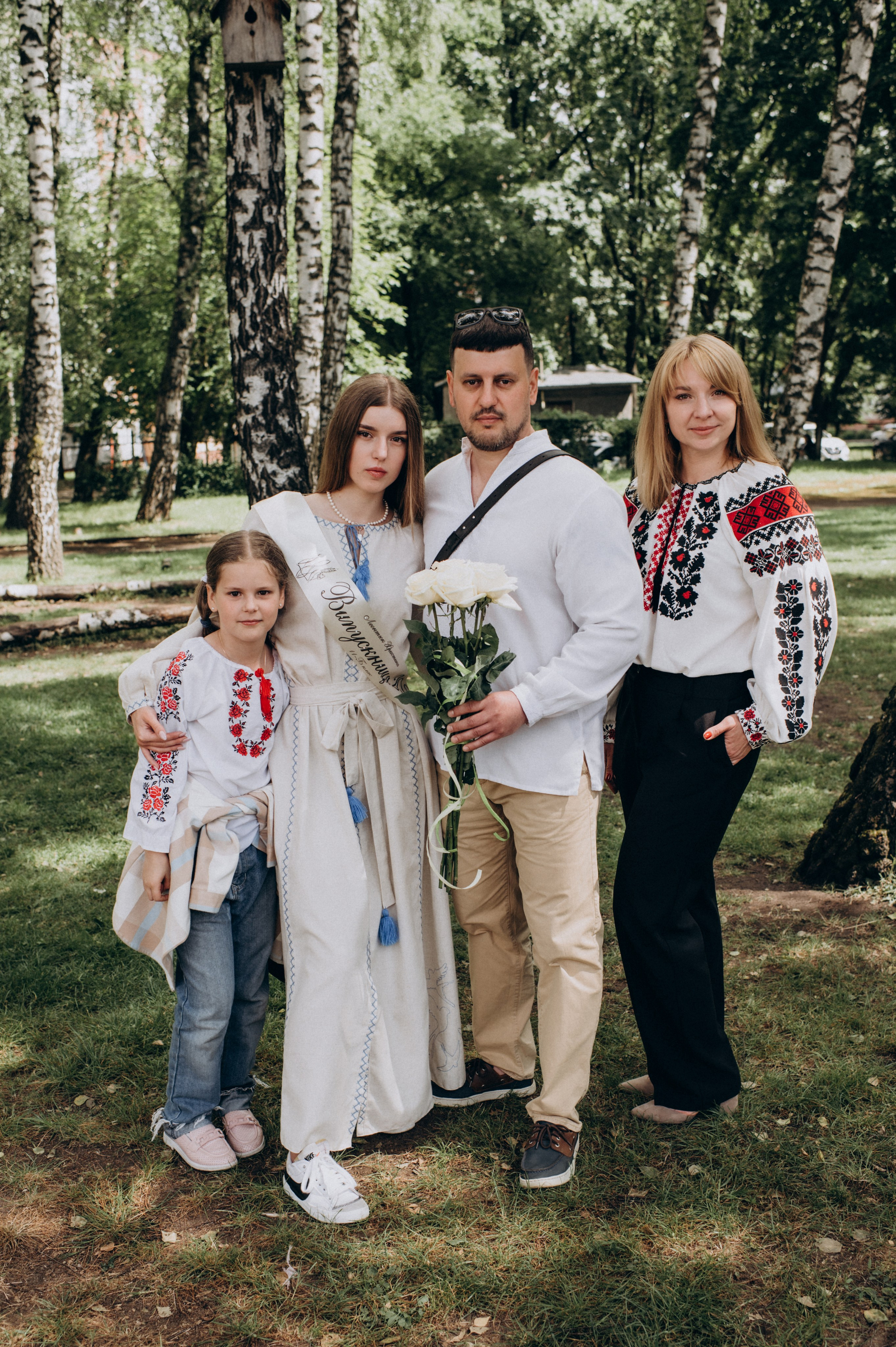 Фотосесія останнього дзвоника, фотосесія випускників Тернопіль, випускний 2024. Сімейний, дитячий та індивідуальний фотограф в м. Тернопіль, м. Львів