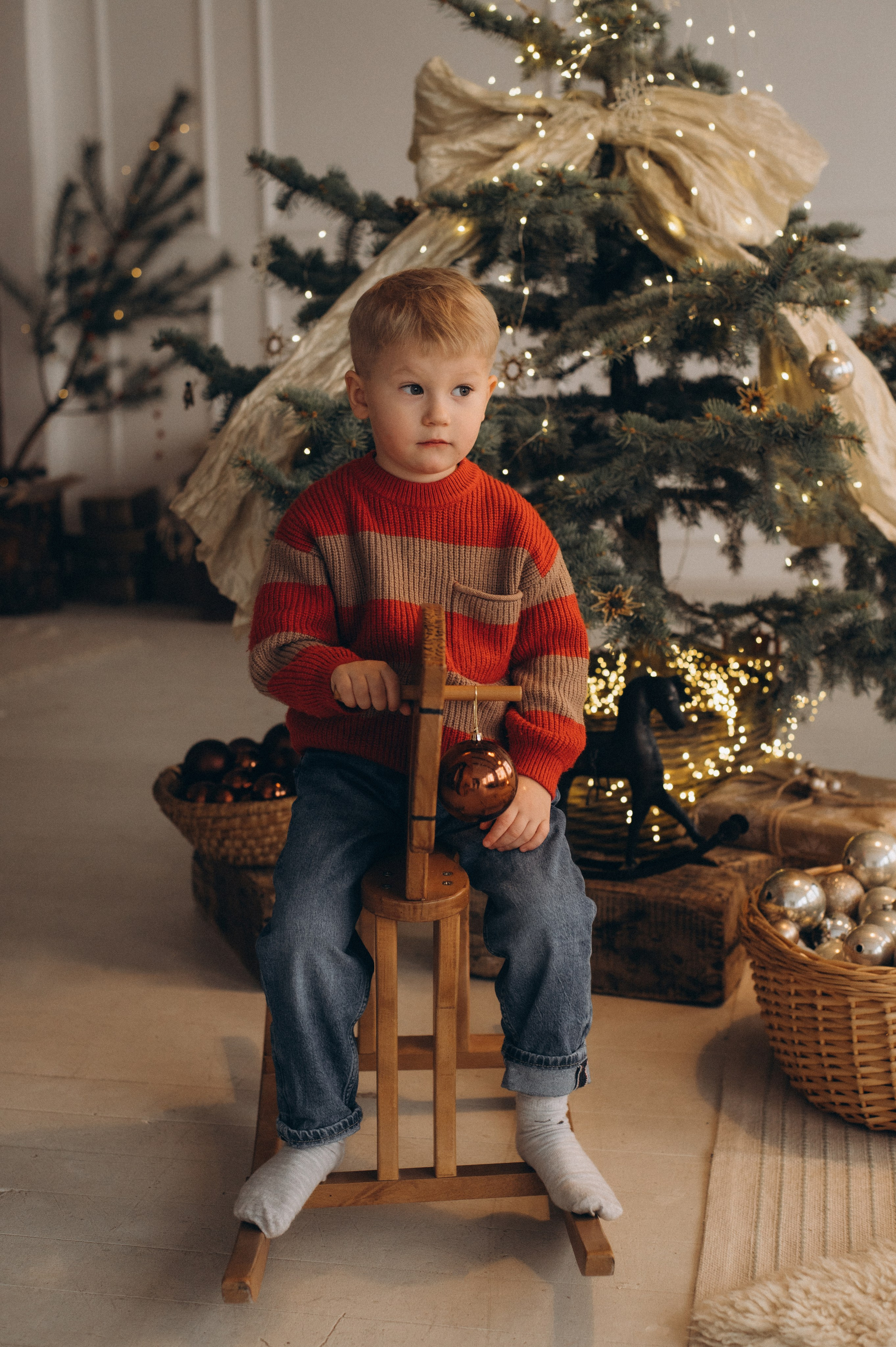 Новорічна сімейна фотосесія у студії Тернопіль, фотосесія мами та дитини, сімейний фотограф Тернопіль, новорічна зйомка. Сімейний, дитячий та індивідуальний фотограф в м. Тернопіль, м. Львів