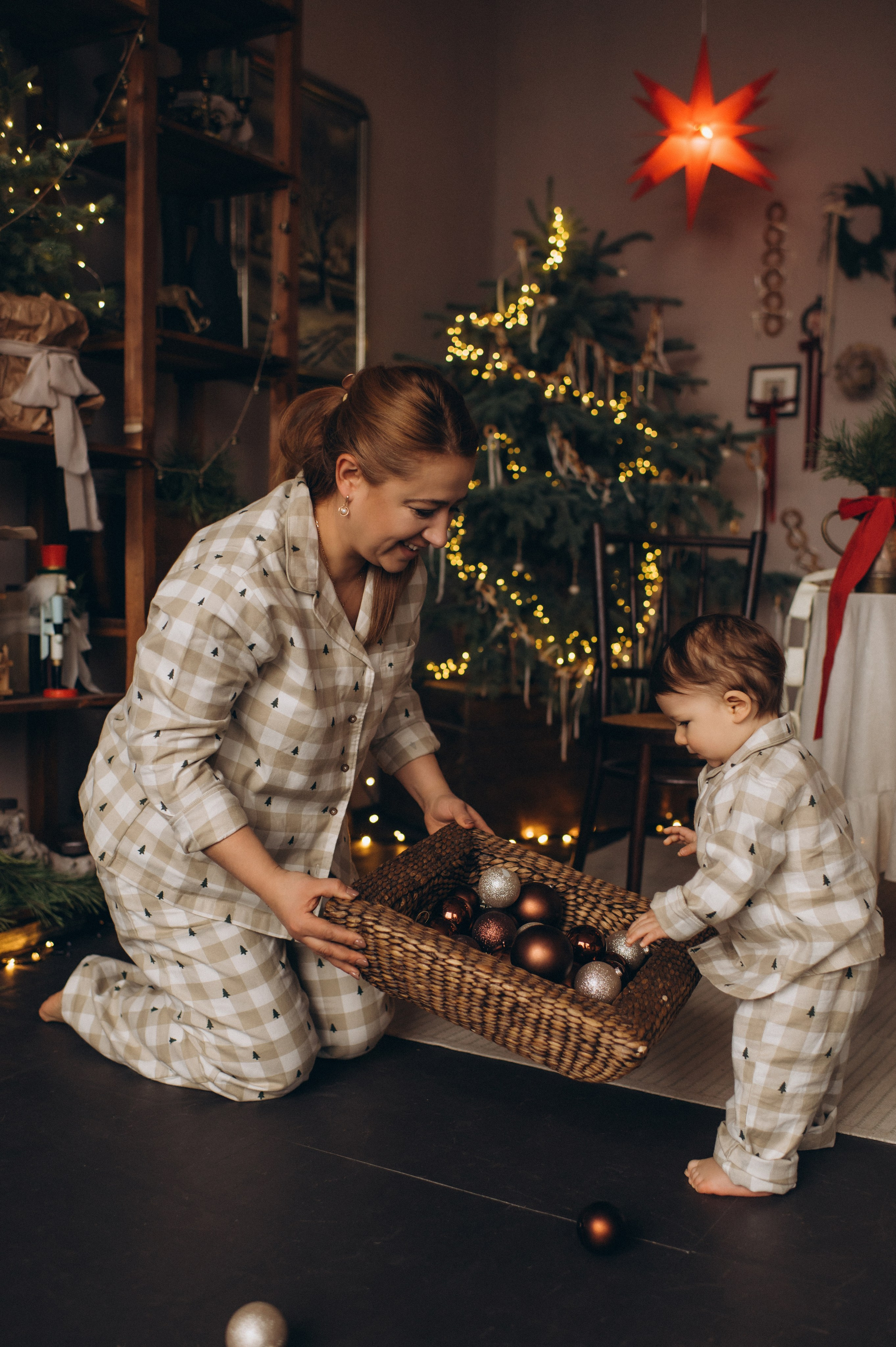 Перший тортик малюка, зйомка першого тортика Тернопіль, новорічна фотосесія, зйомка дня народження, сімейний фотограф Тернопіль, cakesmash. Сімейний, дитячий та індивідуальний фотограф в м. Тернопіль, м. Львів