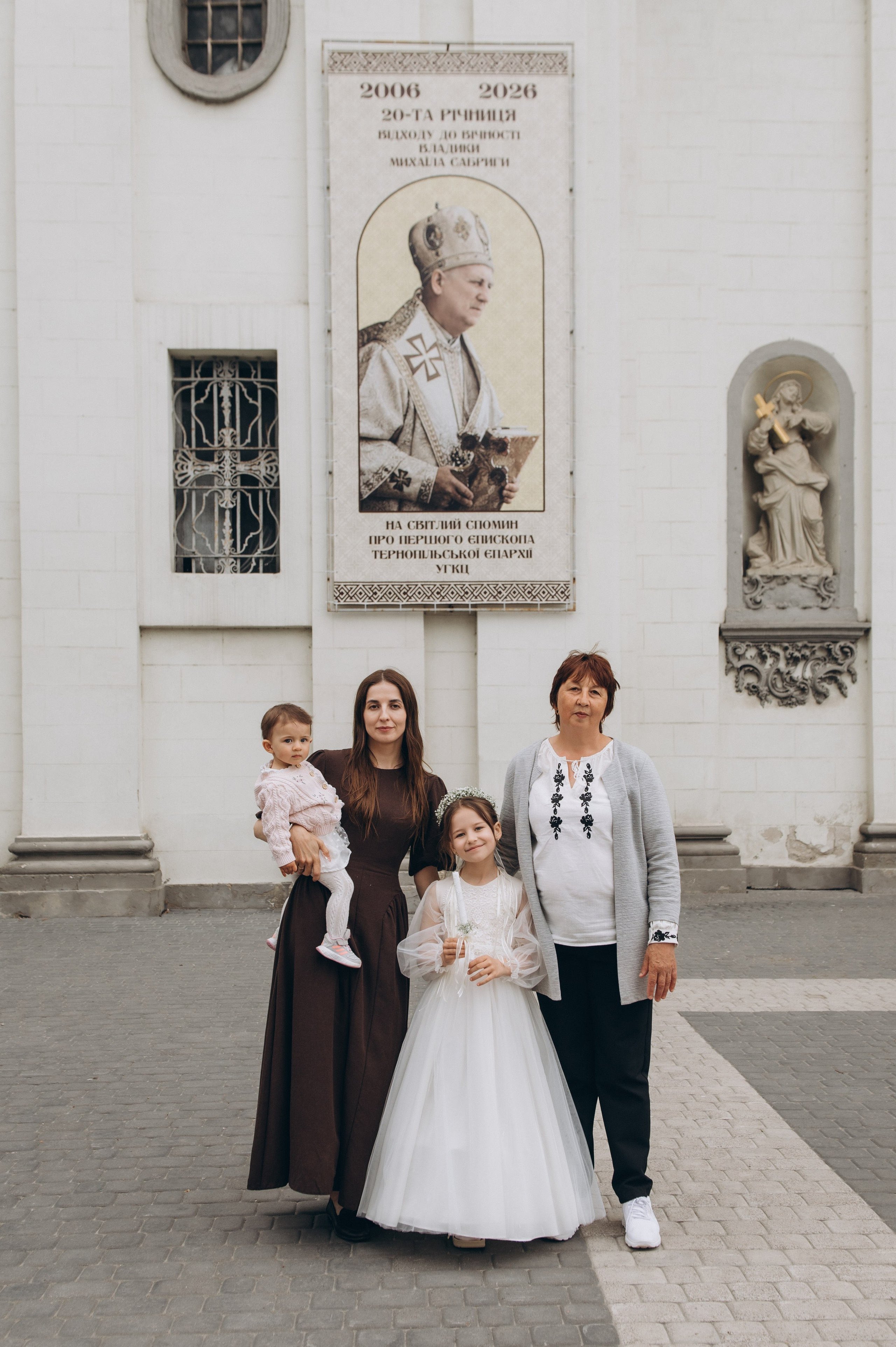 Фотосесія Першого Причастя Тернопіль, фотосесія Причастя Тернопіль, Таїнство Першого Причастя Тернопіль, Катедра Причастя Тернопіль. Сімейний, дитячий та індивідуальний фотограф в м. Тернопіль, м. Львів