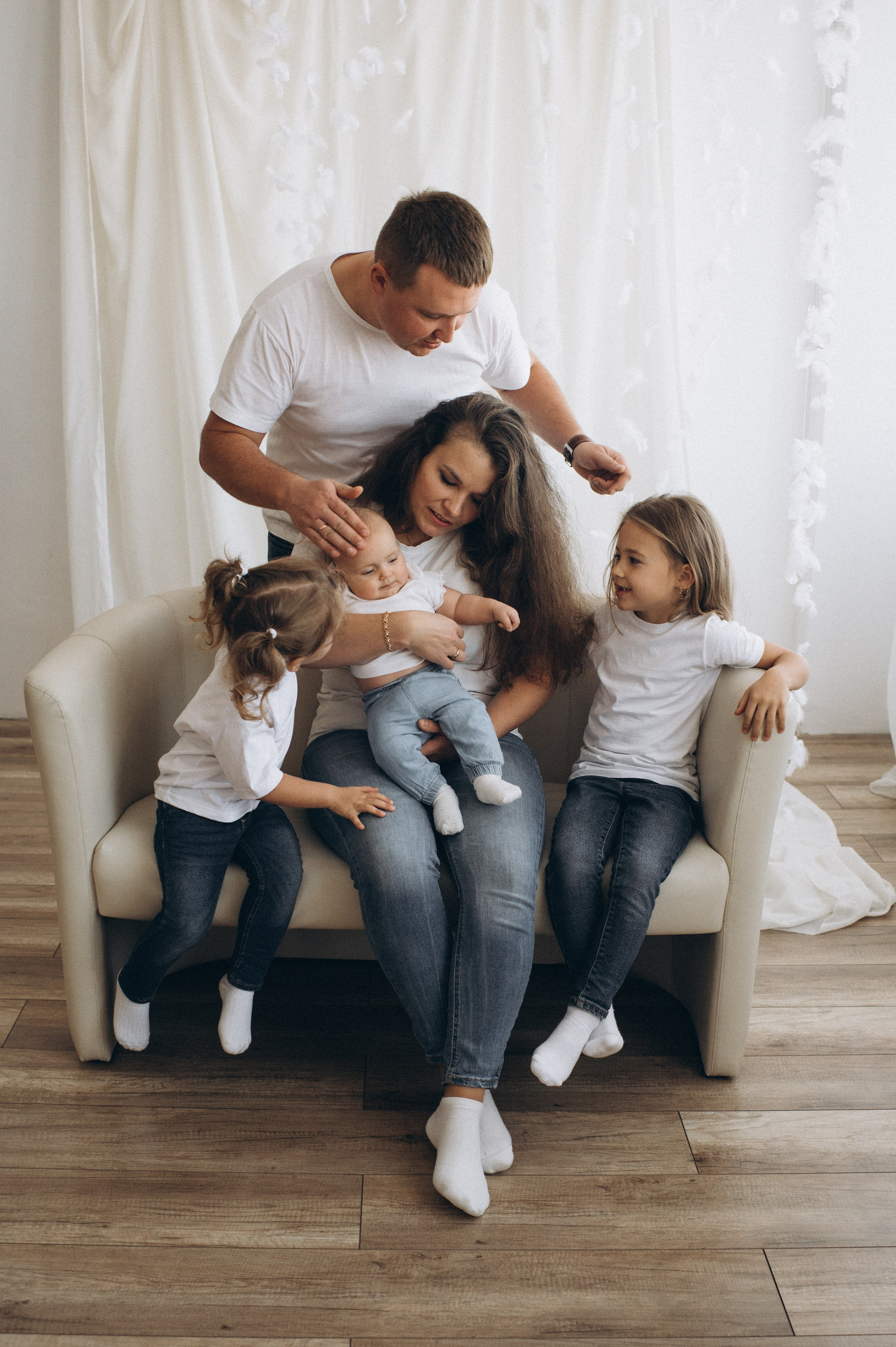 Сімейна фотосесія Тернопіль Львів, студійна сімейна зйомка з дітьми. Сімейний, дитячий та індивідуальний фотограф в м. Тернопіль, м. Львів