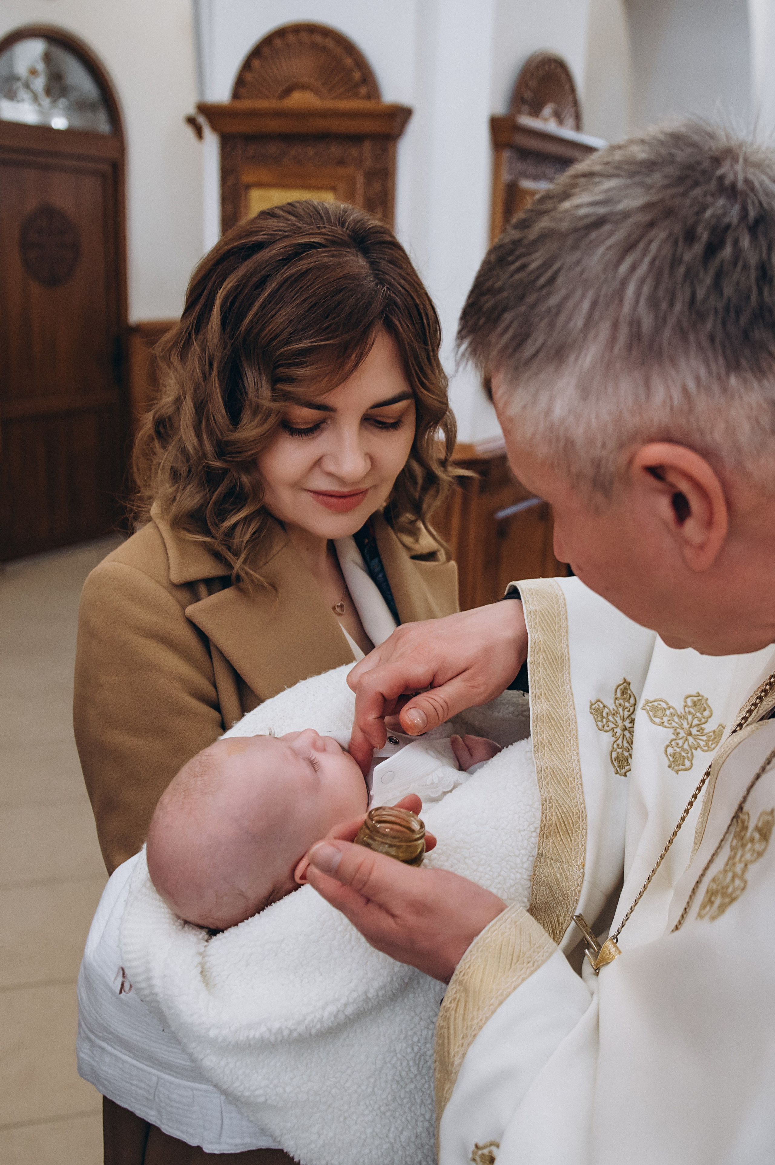 Фотосесія Хрещення Тернопіль, зйомка Хрестин Тернопіль, Храм Різдва Пресвятої Богородиці УГКЦ Тернопіль. Сімейний, дитячий та індивідуальний фотограф в м. Тернопіль, м. Львів