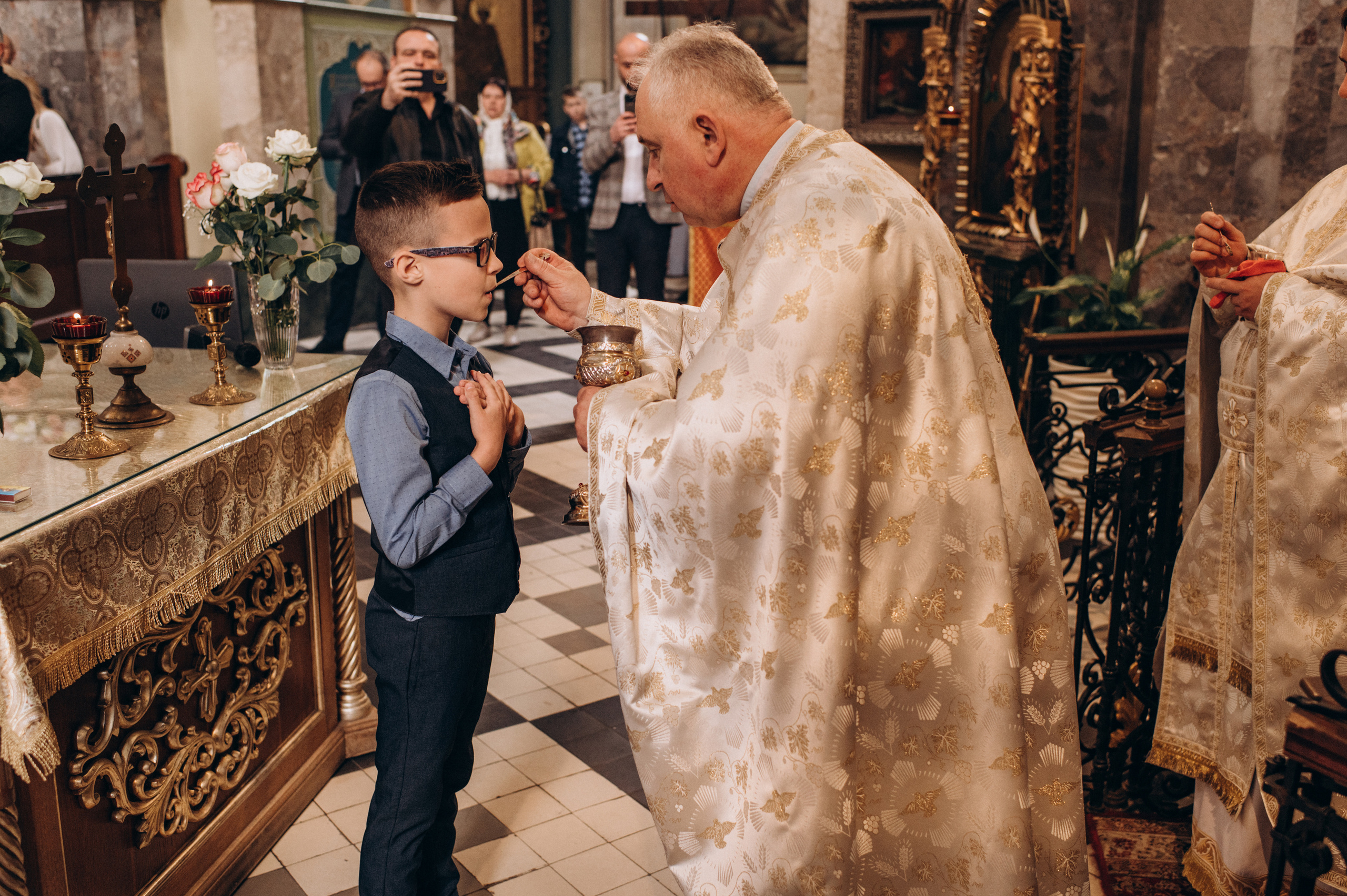 Фотосесія Першого Причастя Тернопіль, зйомка Причастя Тернопіль, Таїнство Першого Причастя Тернопіль, Катедра Причастя Тернопіль. Сімейний, дитячий та індивідуальний фотограф в м. Тернопіль, м. Львів