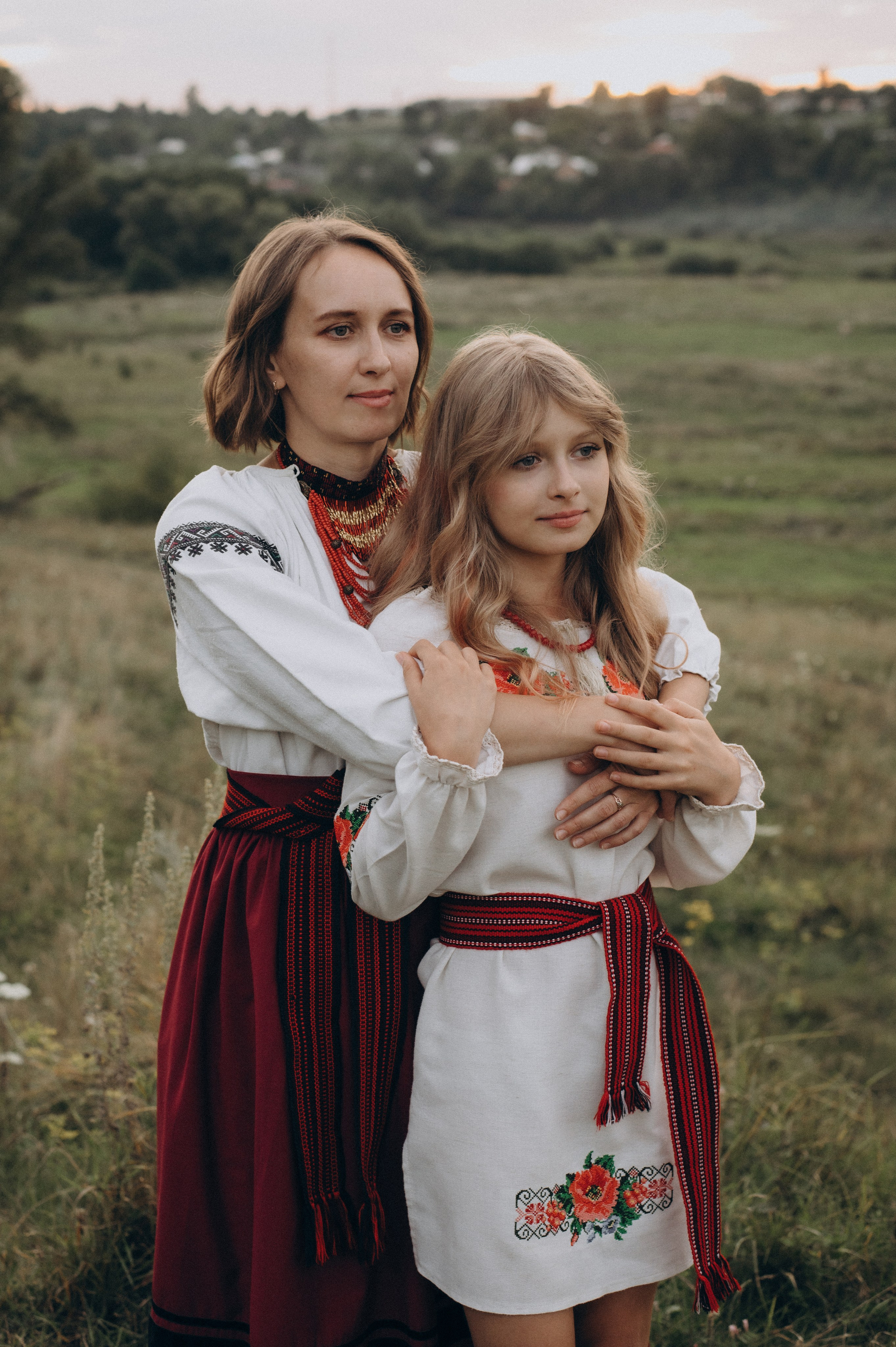 Сімейна фотосесія мами і доньки, сімейний фотограф Тернопіль, портретний фотограф, сімейна фотосесія Тернопіль, фотосесія в жоржинах. Сімейний, дитячий та індивідуальний фотограф в м. Тернопіль, м. Львів