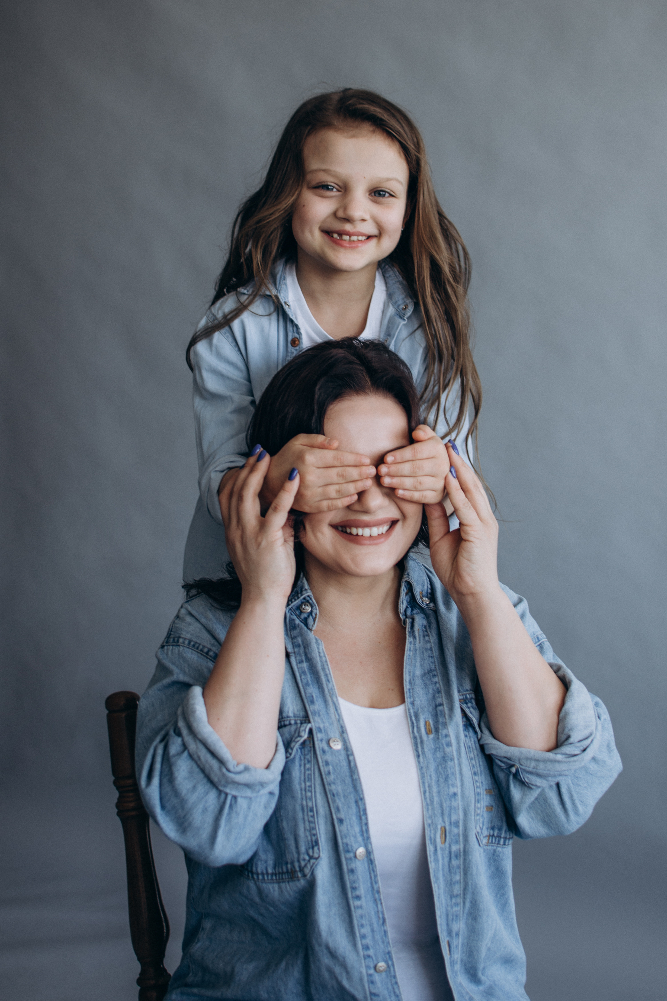 Мама і донечка. Студійна сімейна фотосесія. Сімейний, дитячий та індивідуальний фотограф в м. Тернопіль, м. Львів