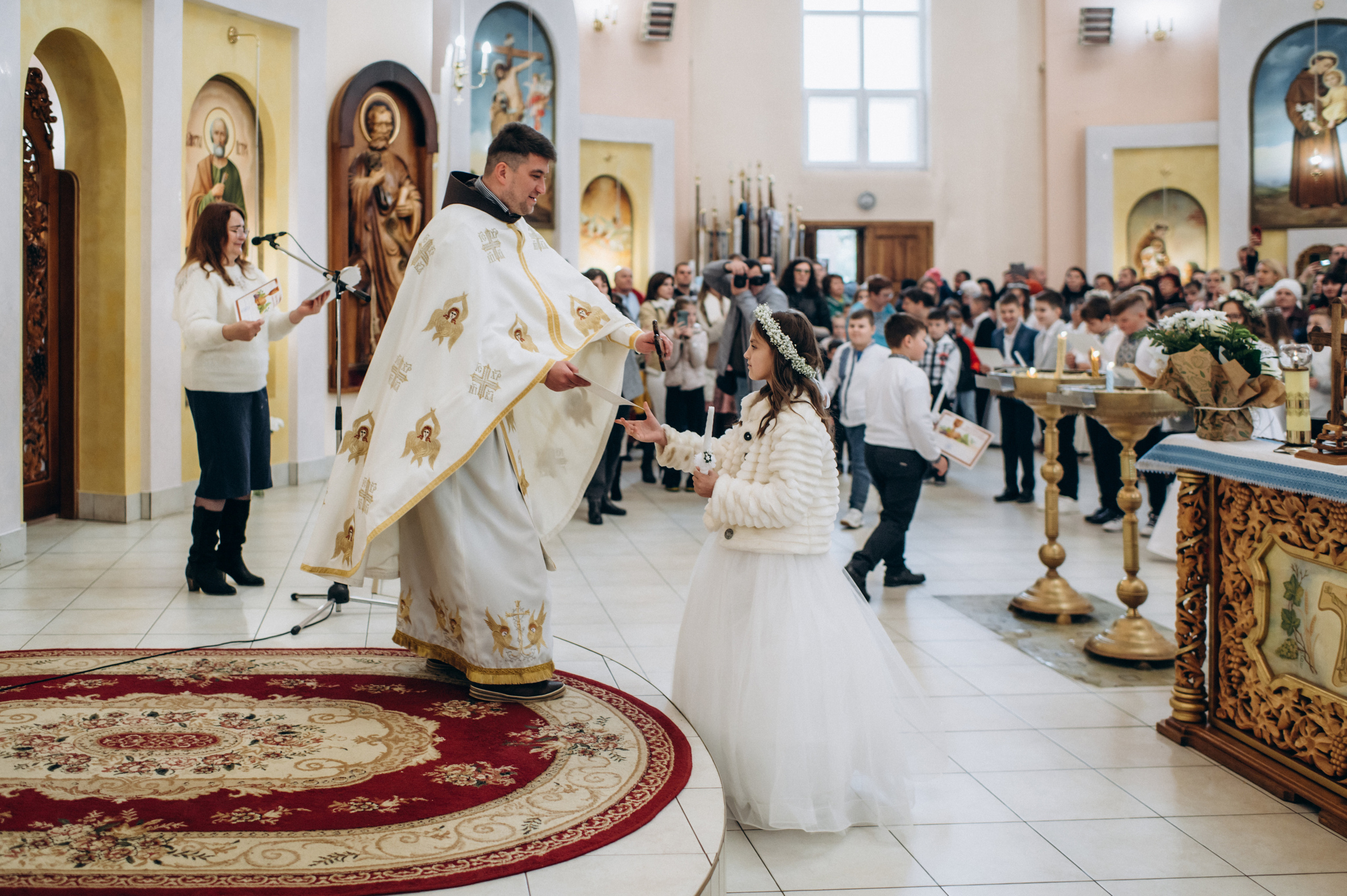 Фотосесія Першого Причастя Тернопіль, зйомка Причастя Тернопіль, Таїнство Першого Причастя Тернопіль, Катедра Причастя Тернопіль. Сімейний, дитячий та індивідуальний фотограф в м. Тернопіль, м. Львів