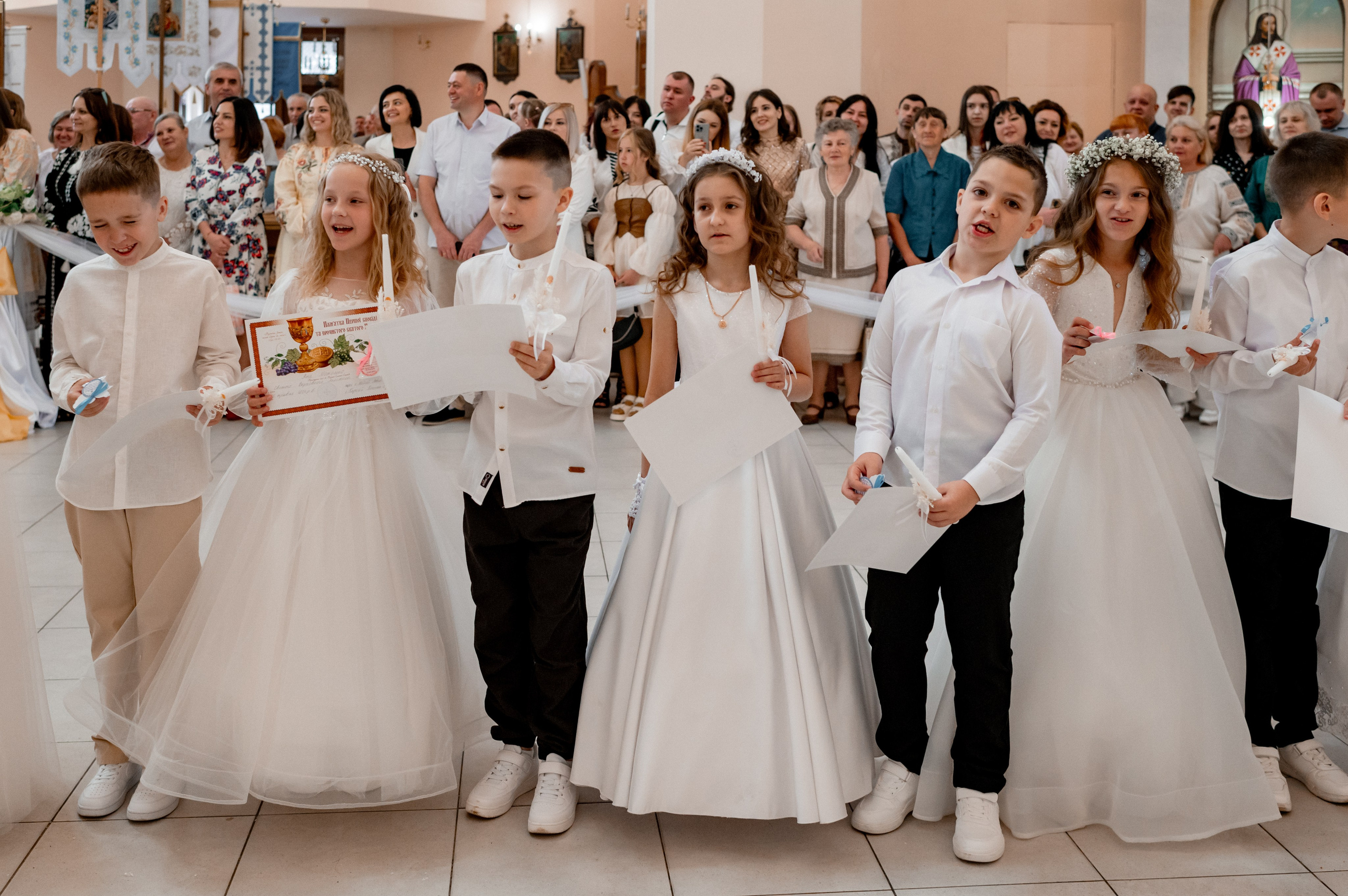 Фотосесія Першого Причастя Тернопіль, зйомка Причастя Тернопіль, Таїнство Першого Причастя Тернопіль, Катедра Причастя Тернопіль. Сімейний, дитячий та індивідуальний фотограф в м. Тернопіль, м. Львів