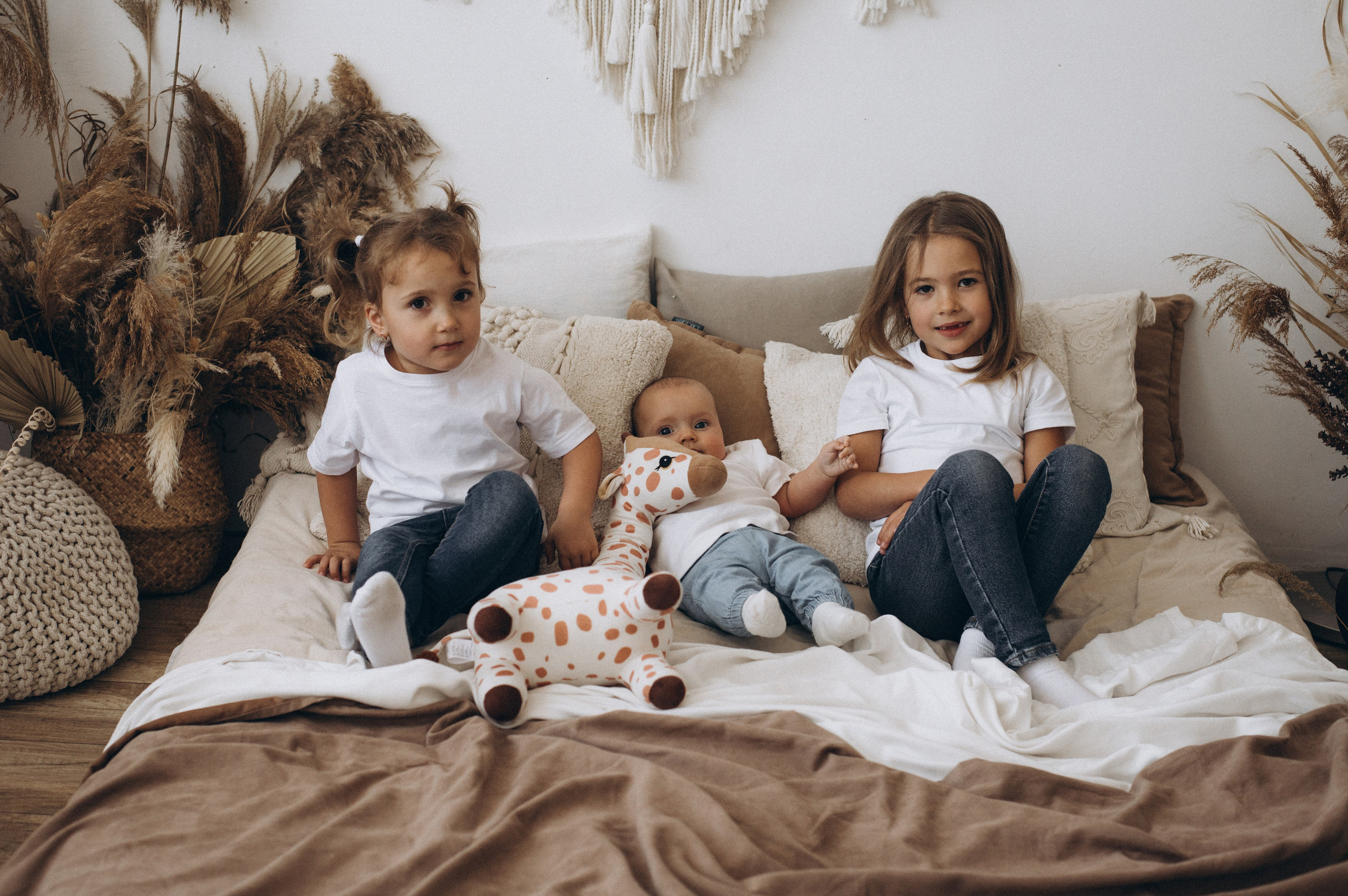 Сімейна фотосесія Тернопіль Львів, студійна сімейна зйомка з дітьми. Сімейний, дитячий та індивідуальний фотограф в м. Тернопіль, м. Львів