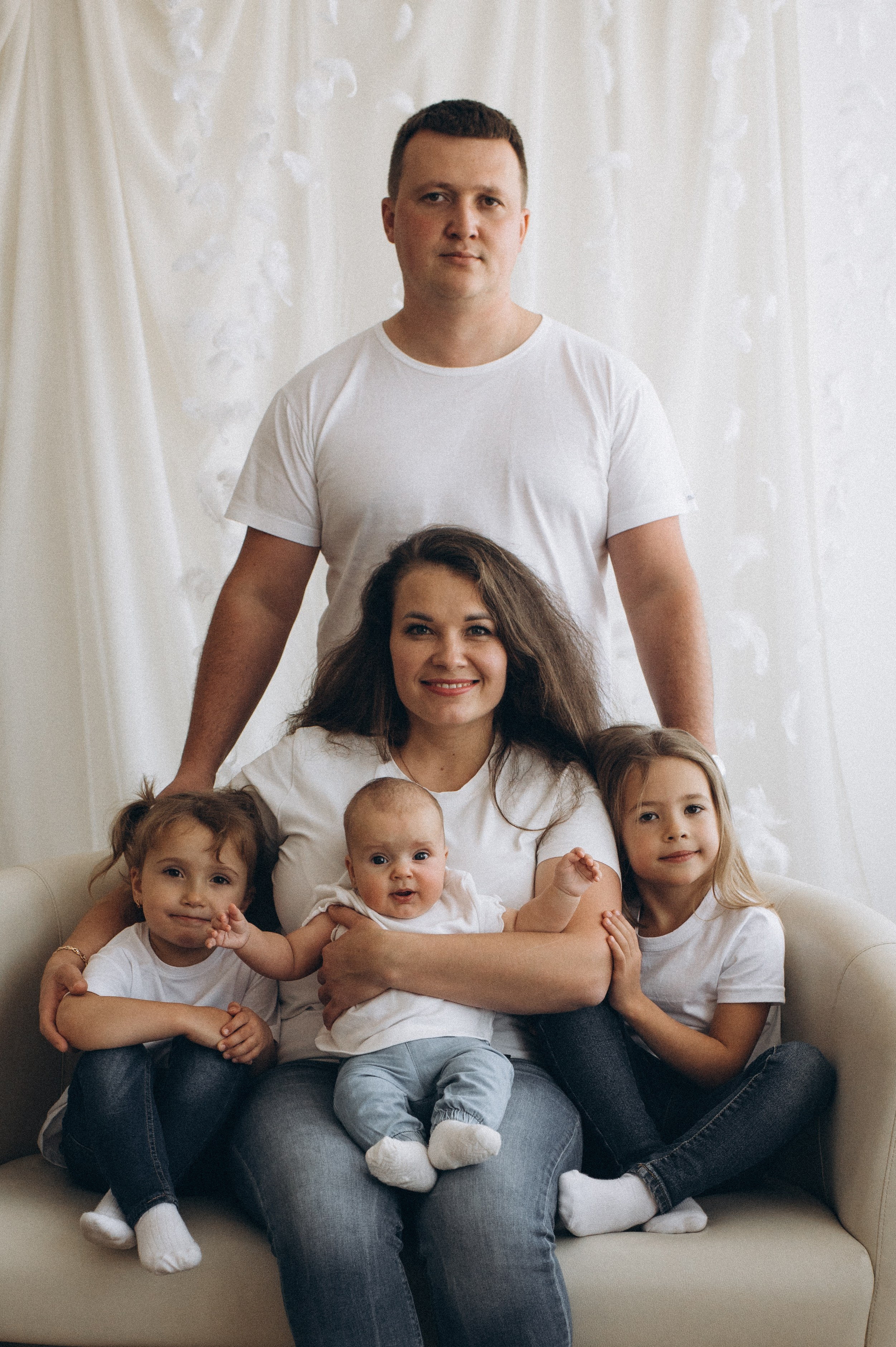 Сімейна фотосесія Тернопіль Львів, студійна сімейна зйомка з дітьми. Сімейний, дитячий та індивідуальний фотограф в м. Тернопіль, м. Львів