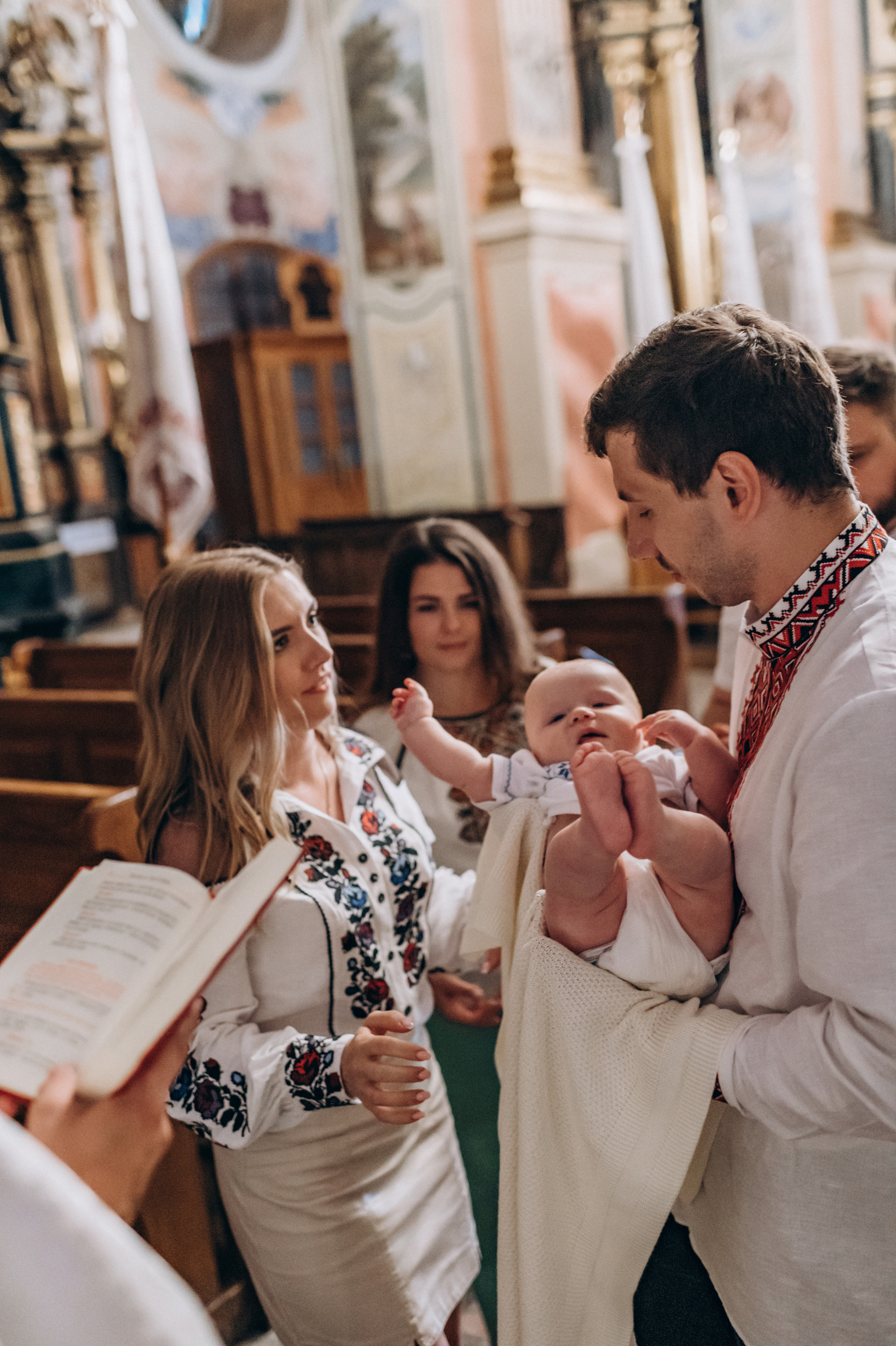 Хрещення Марка, Бернардинський монастир, Львів. Сімейний, дитячий та індивідуальний фотограф в м. Тернопіль, м. Львів