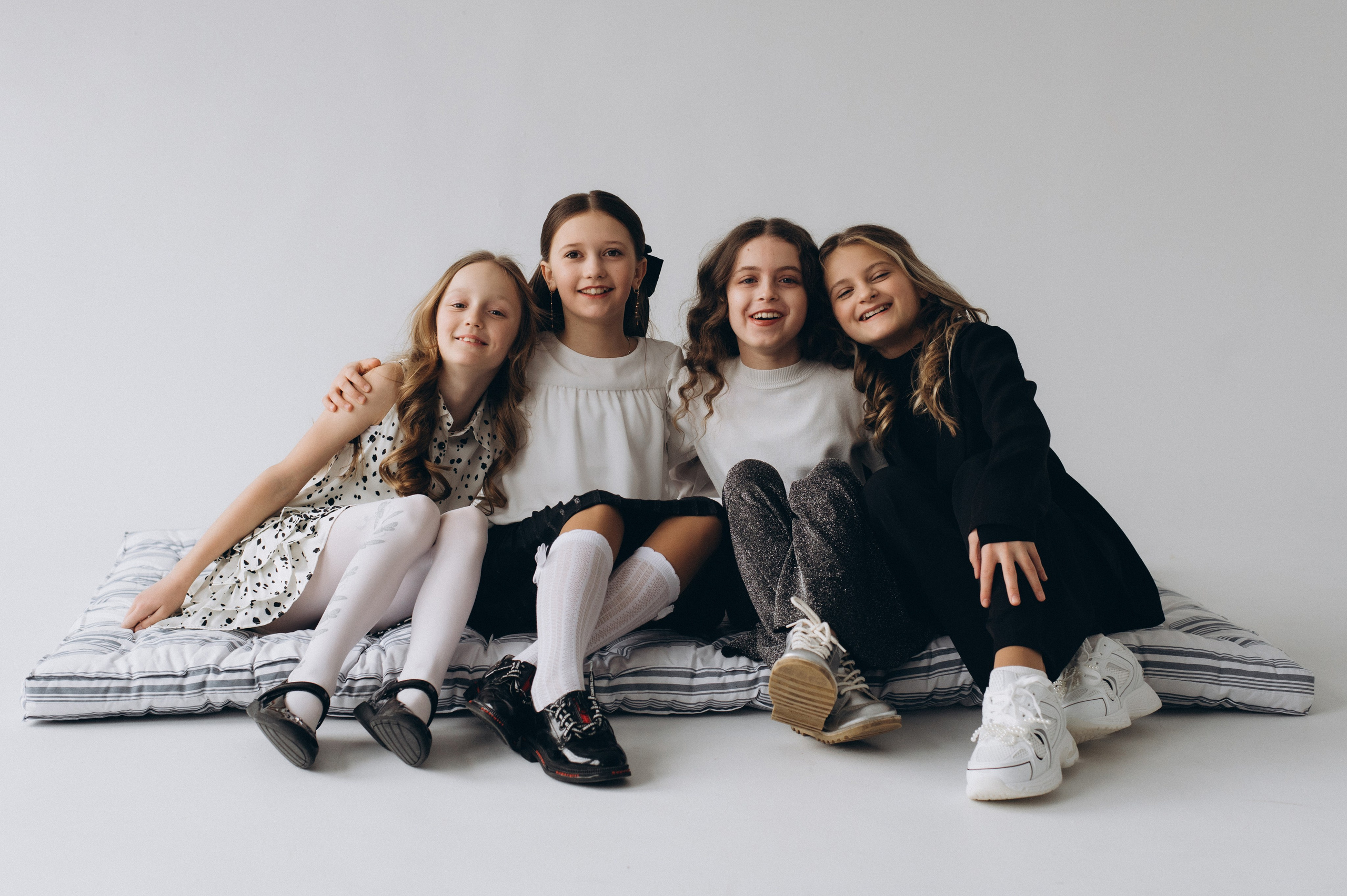 Шкільна фотосесія на віньєтки Тернопіль, шкільні альбоми, фотосесія випускників Тернопіль, випускний альбом, фотограф випускний Тернопіль. Сімейний, дитячий та індивідуальний фотограф в м. Тернопіль, м. Львів