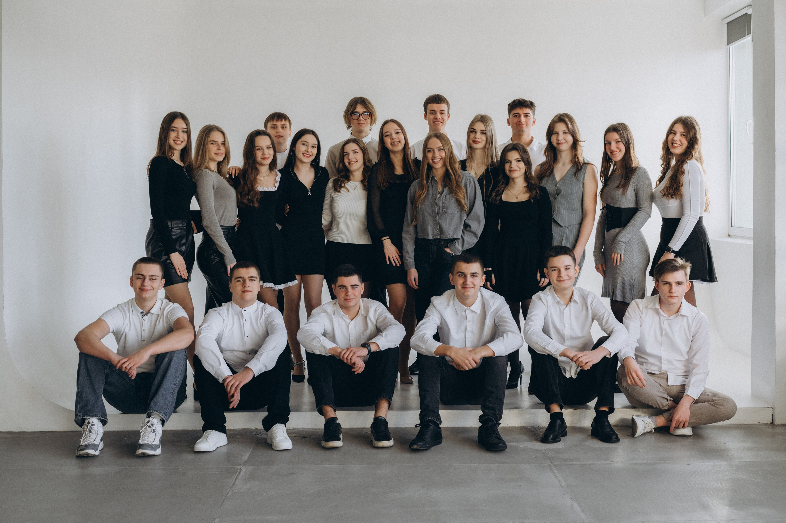 Фотосесія випускників, фотосесія на віньєтки Тернопіль, випускники Тернопіль, випуск 2025. Сімейний, дитячий та індивідуальний фотограф в м. Тернопіль, м. Львів