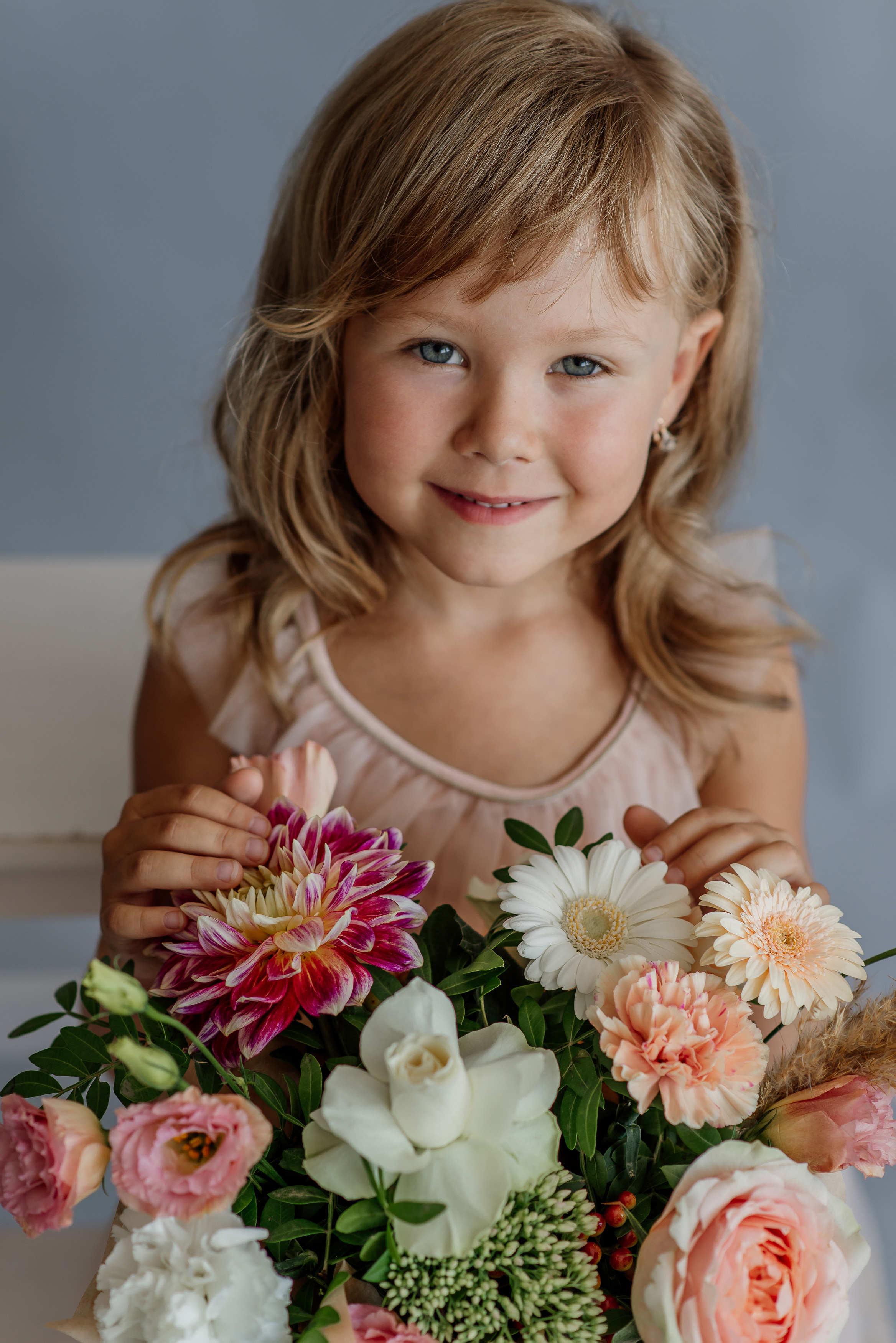 Студійна фотосесія з квітами для квіткової крамниці Sparkle. Тернопіль. Сімейний, дитячий та індивідуальний фотограф в м. Тернопіль, м. Львів