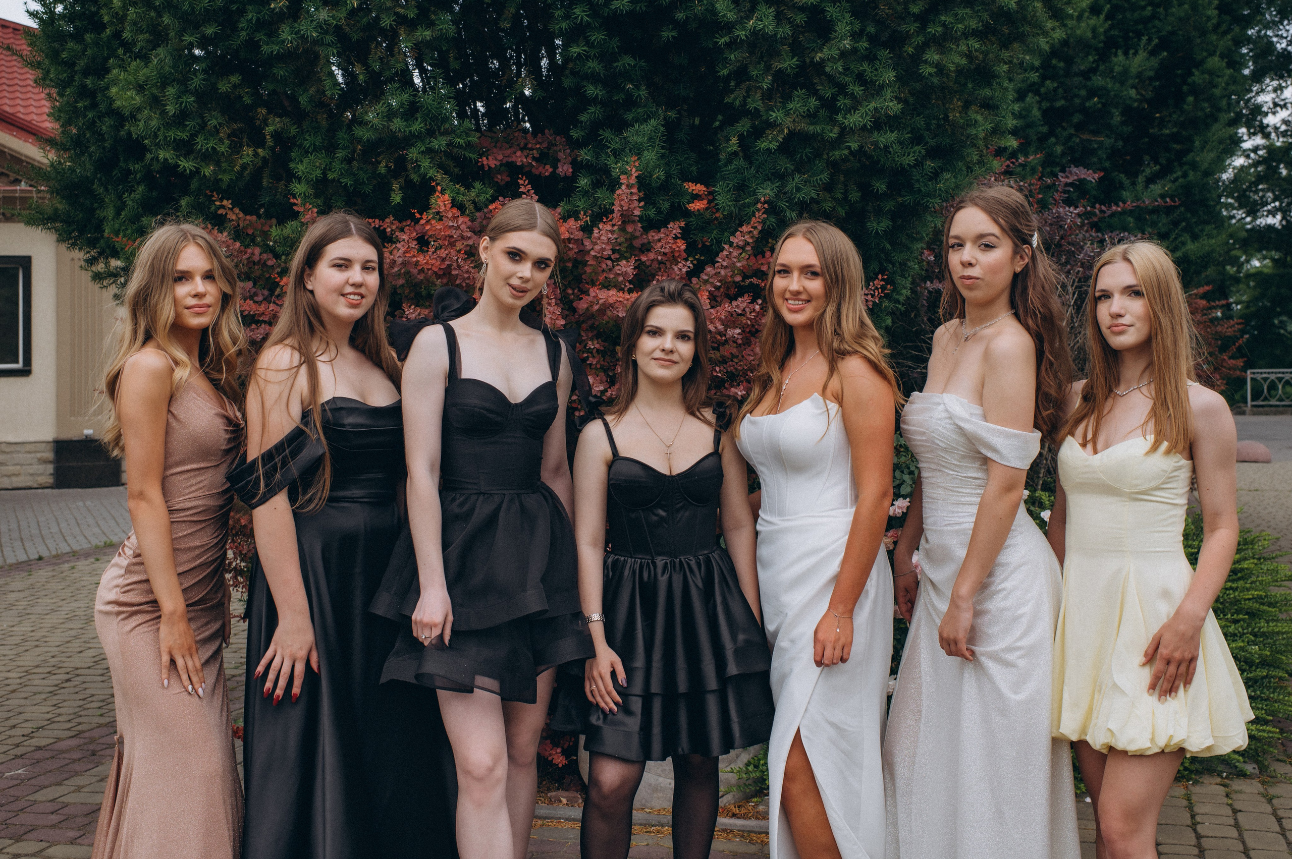 Випускники 2025, фотосесія випускного Тернопіль, фотосесія випускників Тернопіль, зйомка випускного, фотосесія випускного. Сімейний, дитячий та індивідуальний фотограф в м. Тернопіль, м. Львів