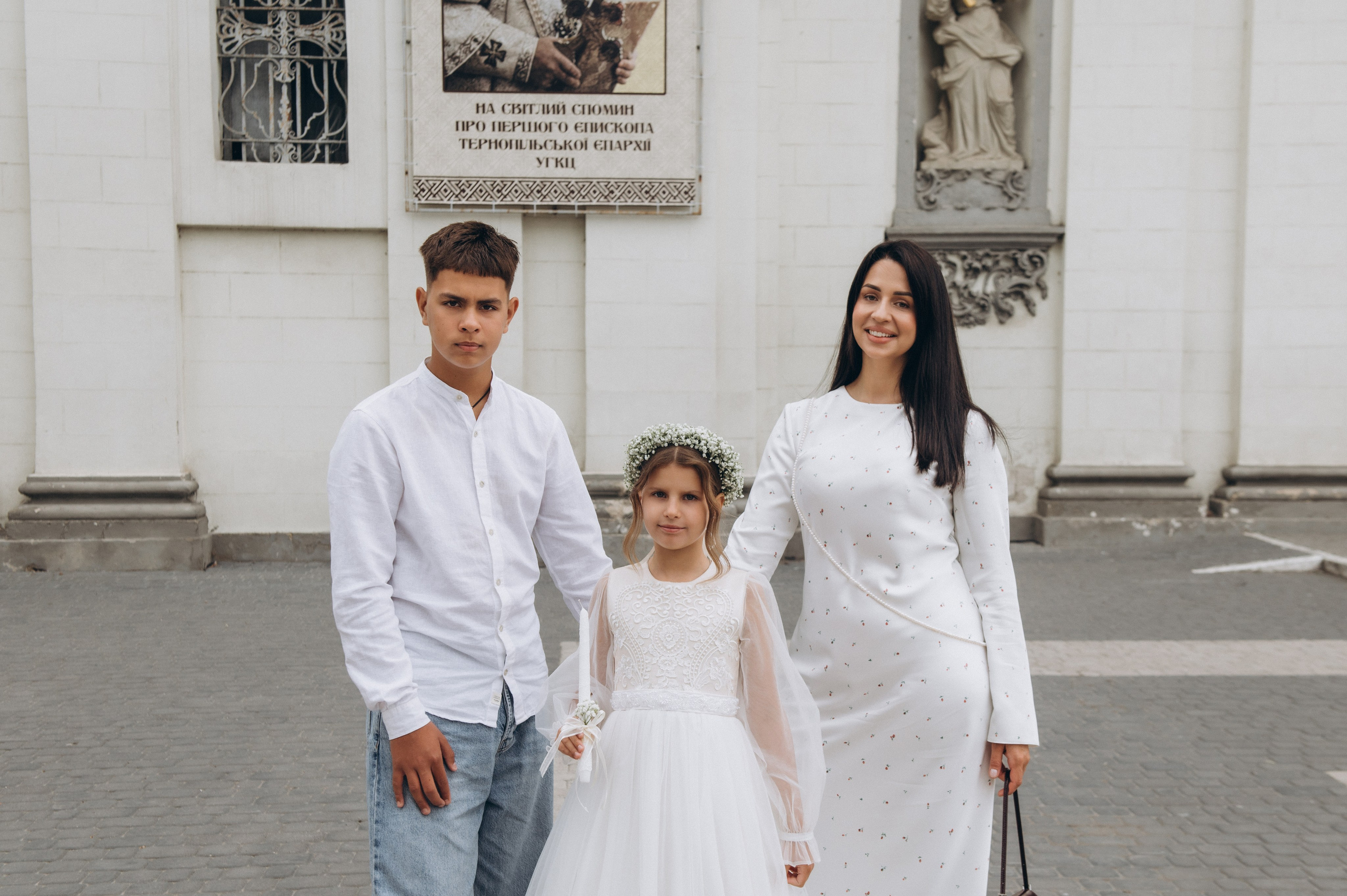 Фотосесія Першого Причастя Тернопіль, фотосесія Причастя Тернопіль, Таїнство Першого Причастя Тернопіль, Катедра Причастя Тернопіль. Сімейний, дитячий та індивідуальний фотограф в м. Тернопіль, м. Львів