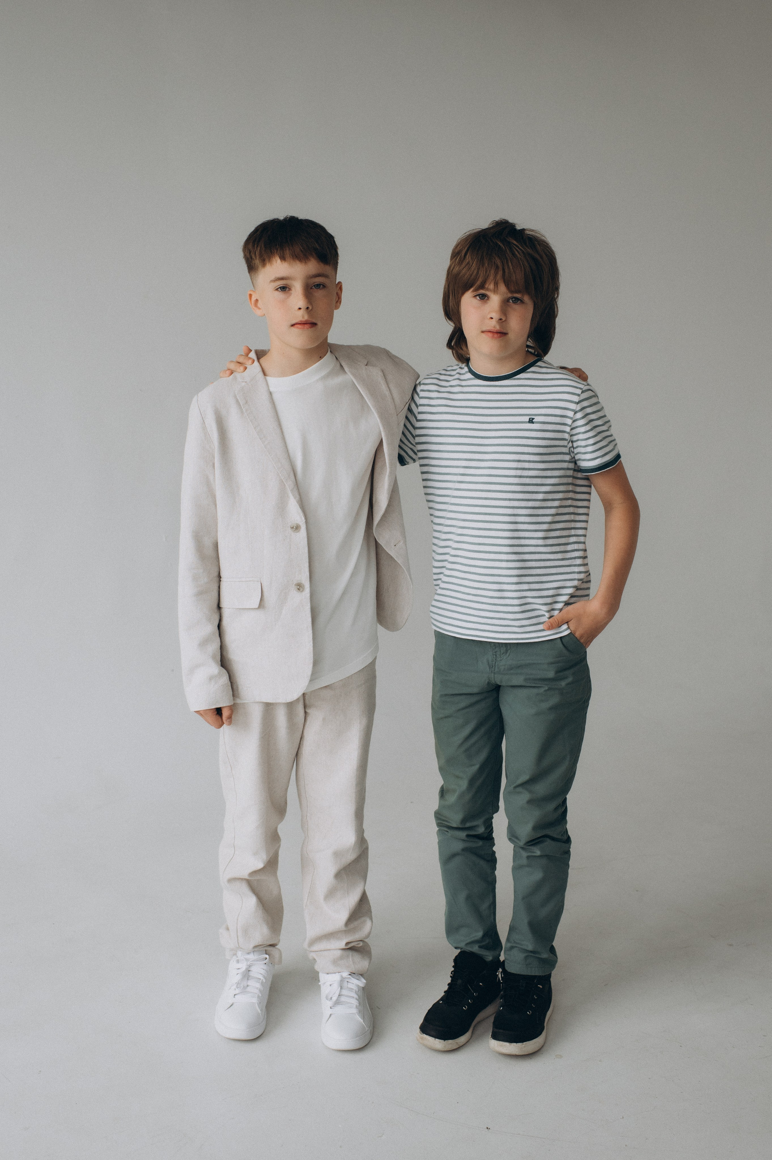 Шкільна фотосесія на віньєтки Тернопіль, фотосесія випускників Тернопіль, зйомка на віньєтки, шкільні фотоальбоми Тернопіль. Сімейний, дитячий та індивідуальний фотограф в м. Тернопіль, м. Львів