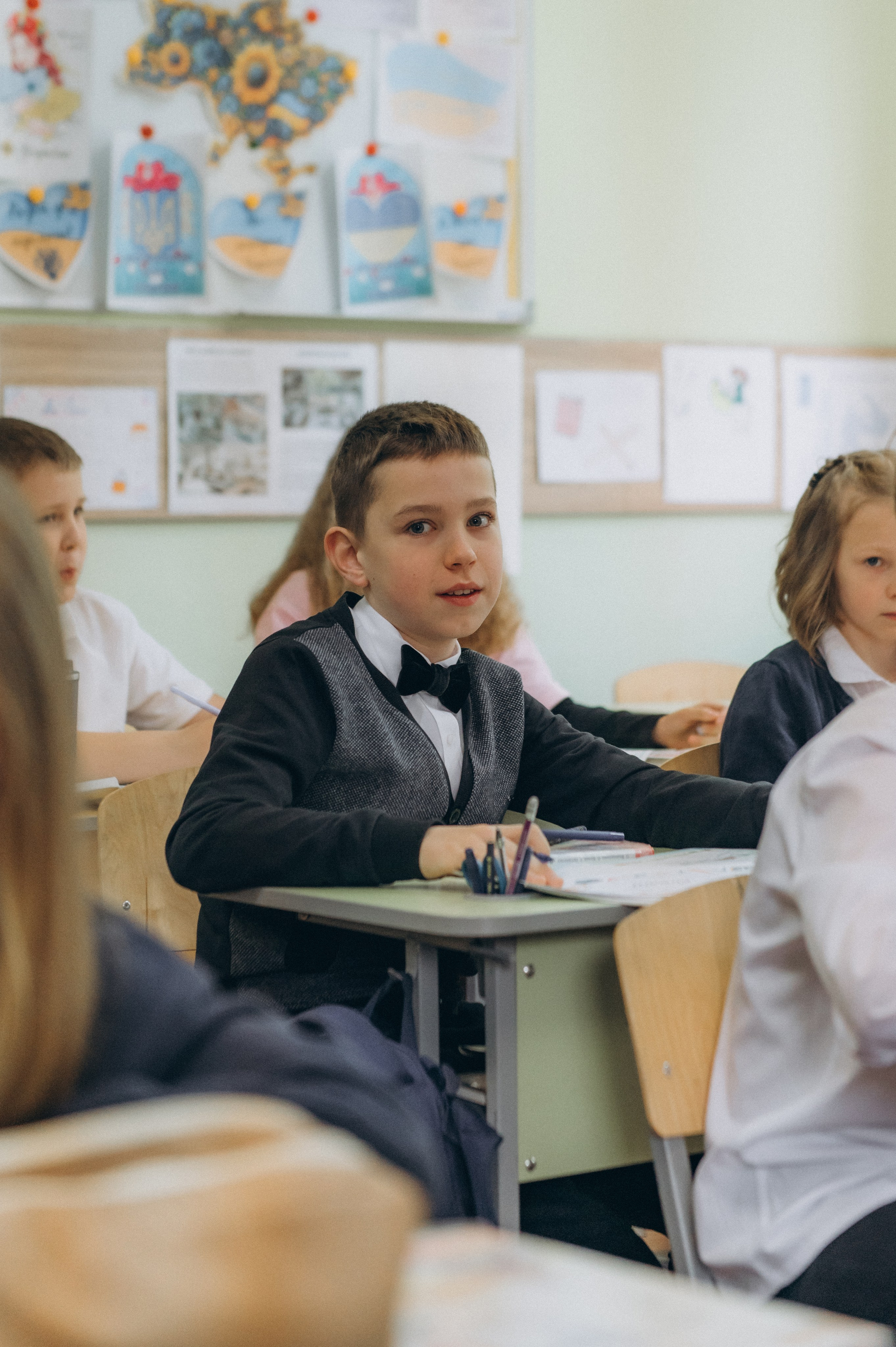 Шкільна фотосесія на віньєтки Тернопіль, фотосесія випускників Тернопіль, зйомка на віньєтки, шкільні фотоальбоми Тернопіль. Сімейний, дитячий та індивідуальний фотограф в м. Тернопіль, м. Львів