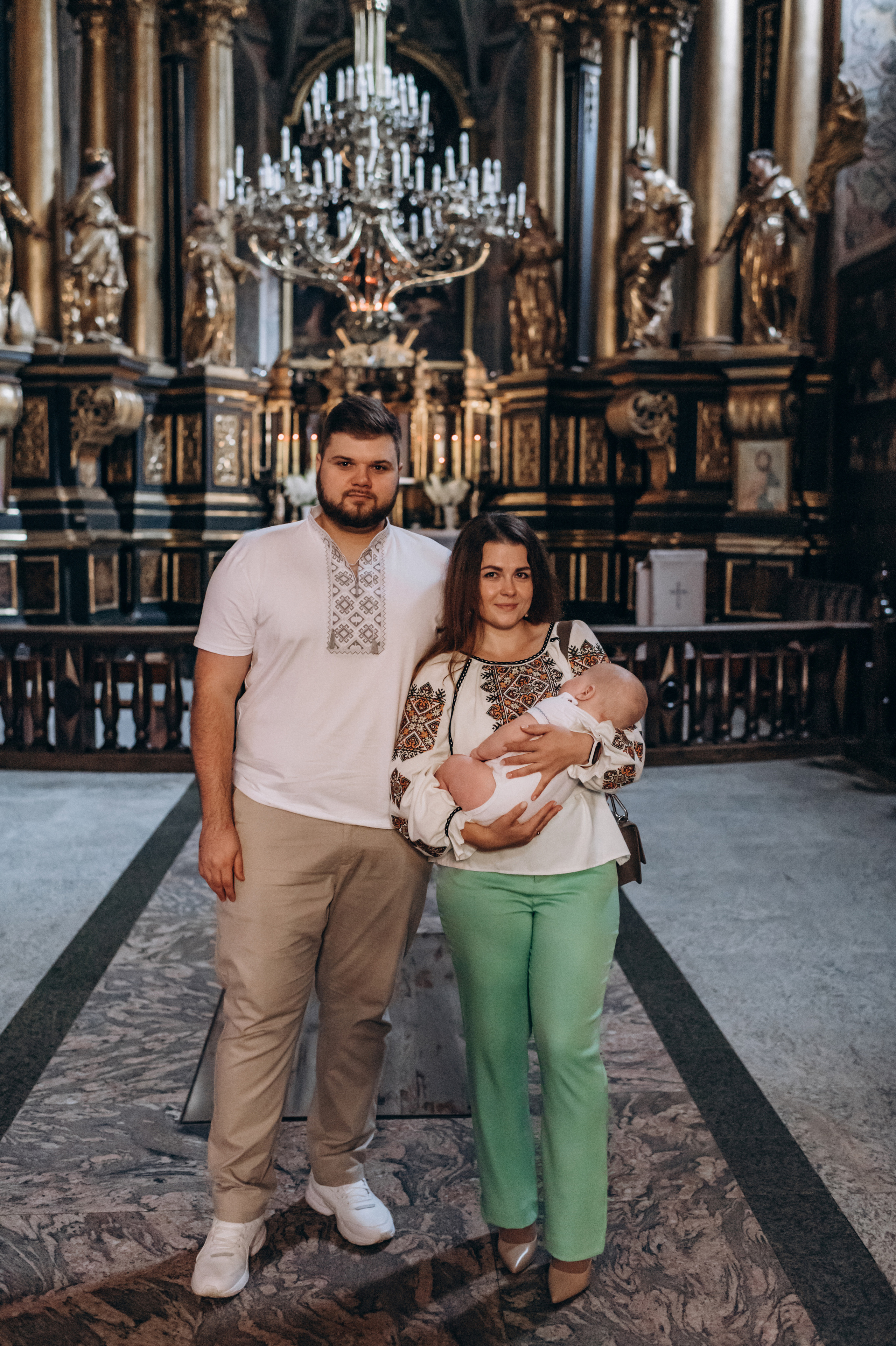 Хрещення Марка, Бернардинський монастир, Львів. Сімейний, дитячий та індивідуальний фотограф в м. Тернопіль, м. Львів